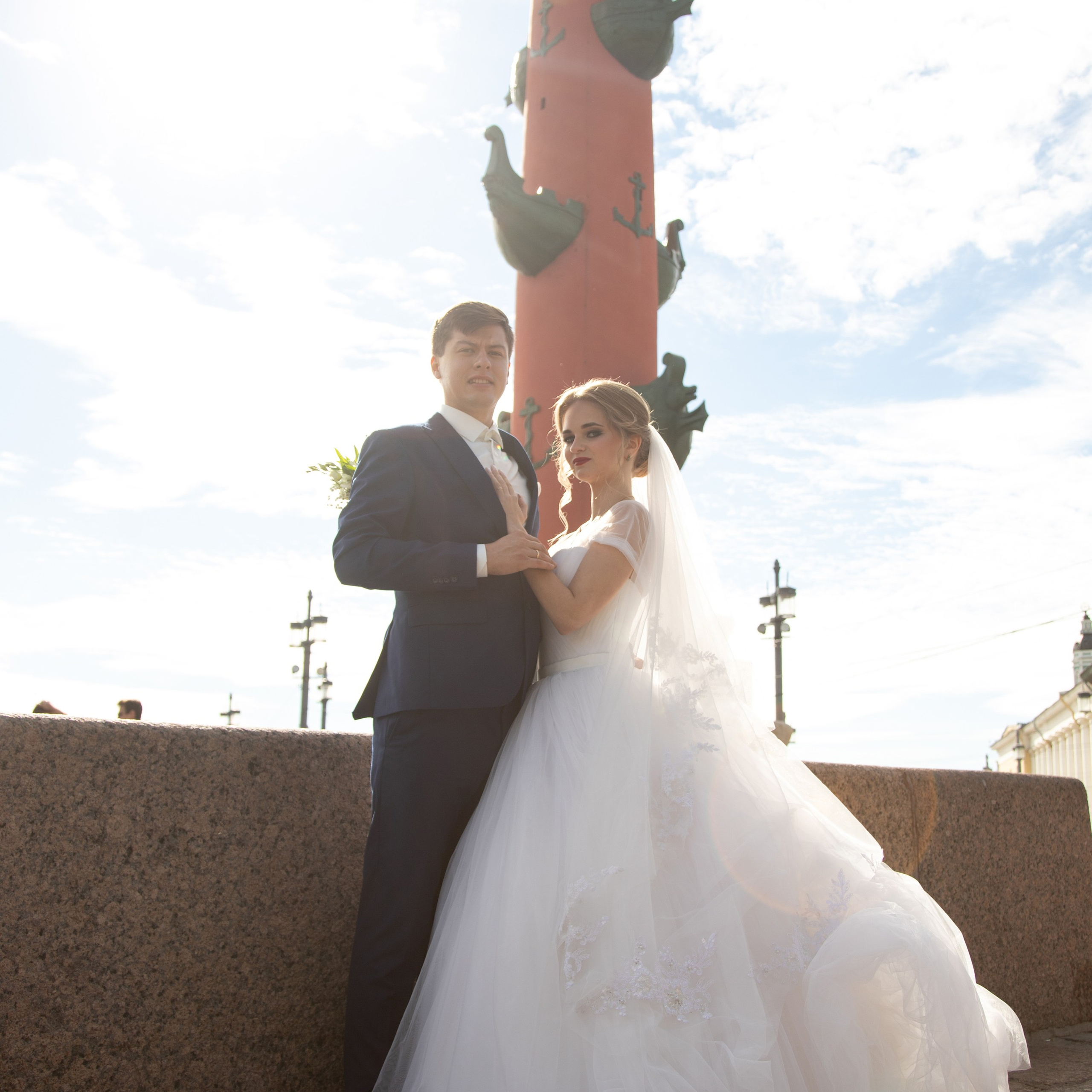 Свадебная фотосессия у Ростральных колонн - фотограф Мартынов Андрей