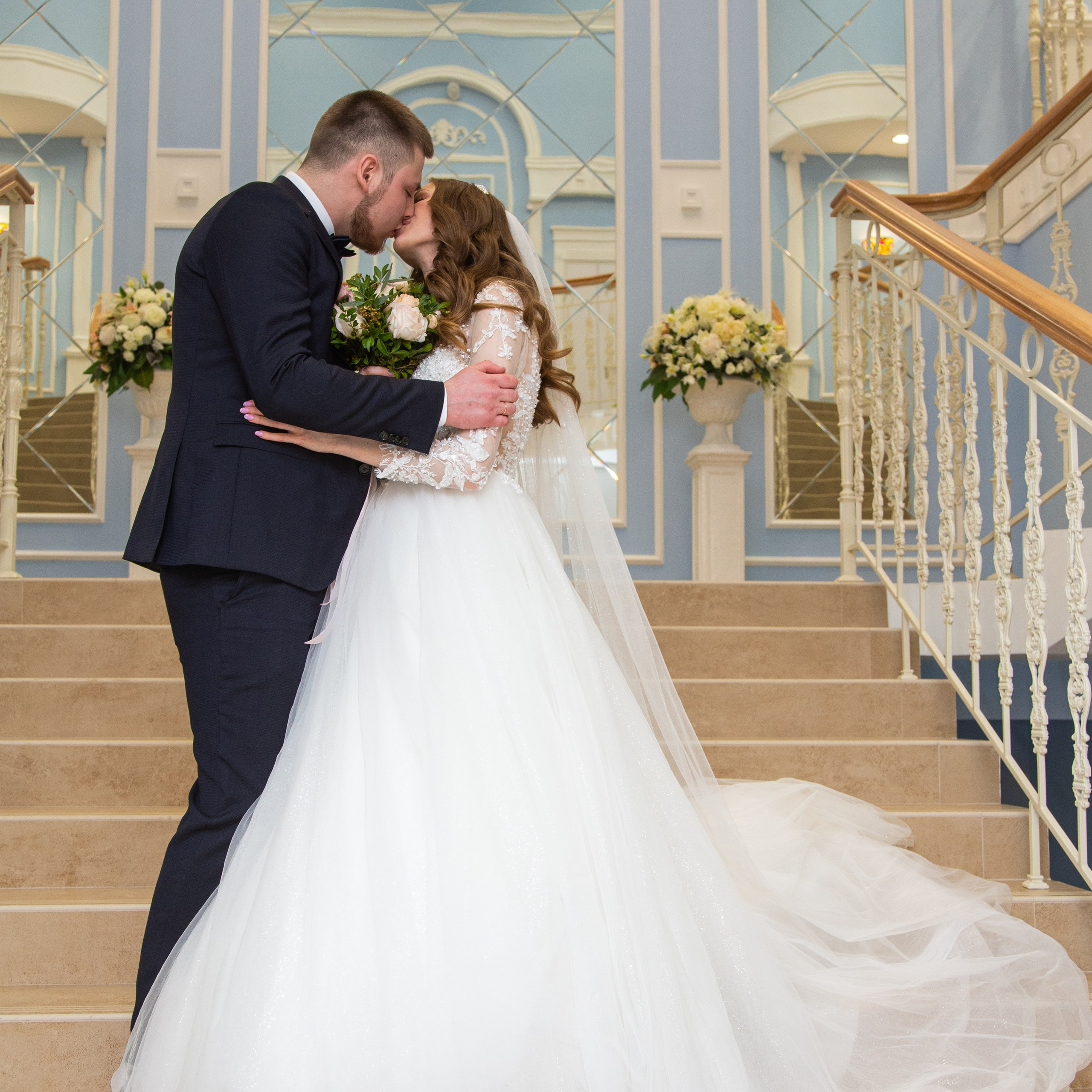 Студийная фотосессия жениха и невесты в Петербурге