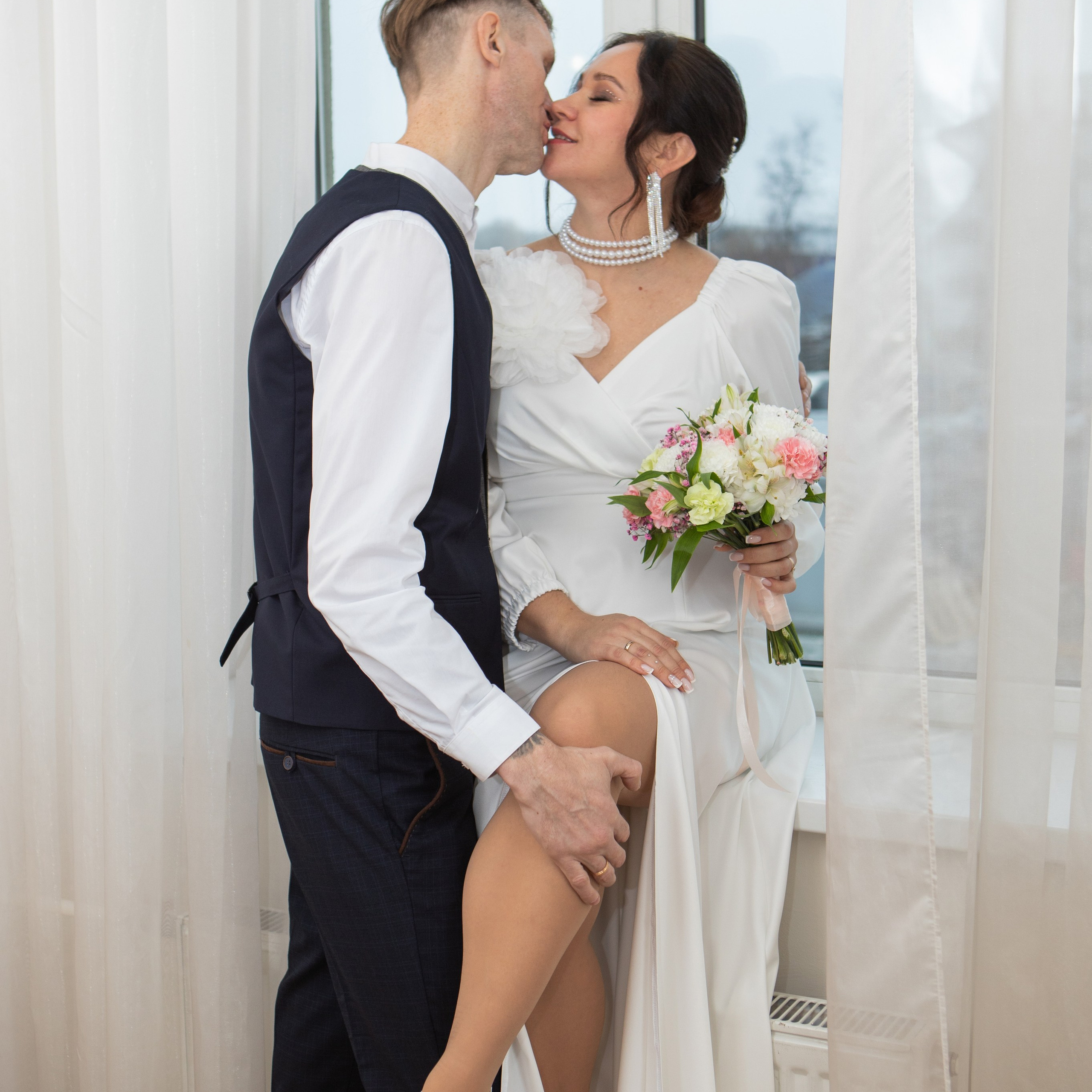 Фотосессия свадьбы в Загсе Приморского района