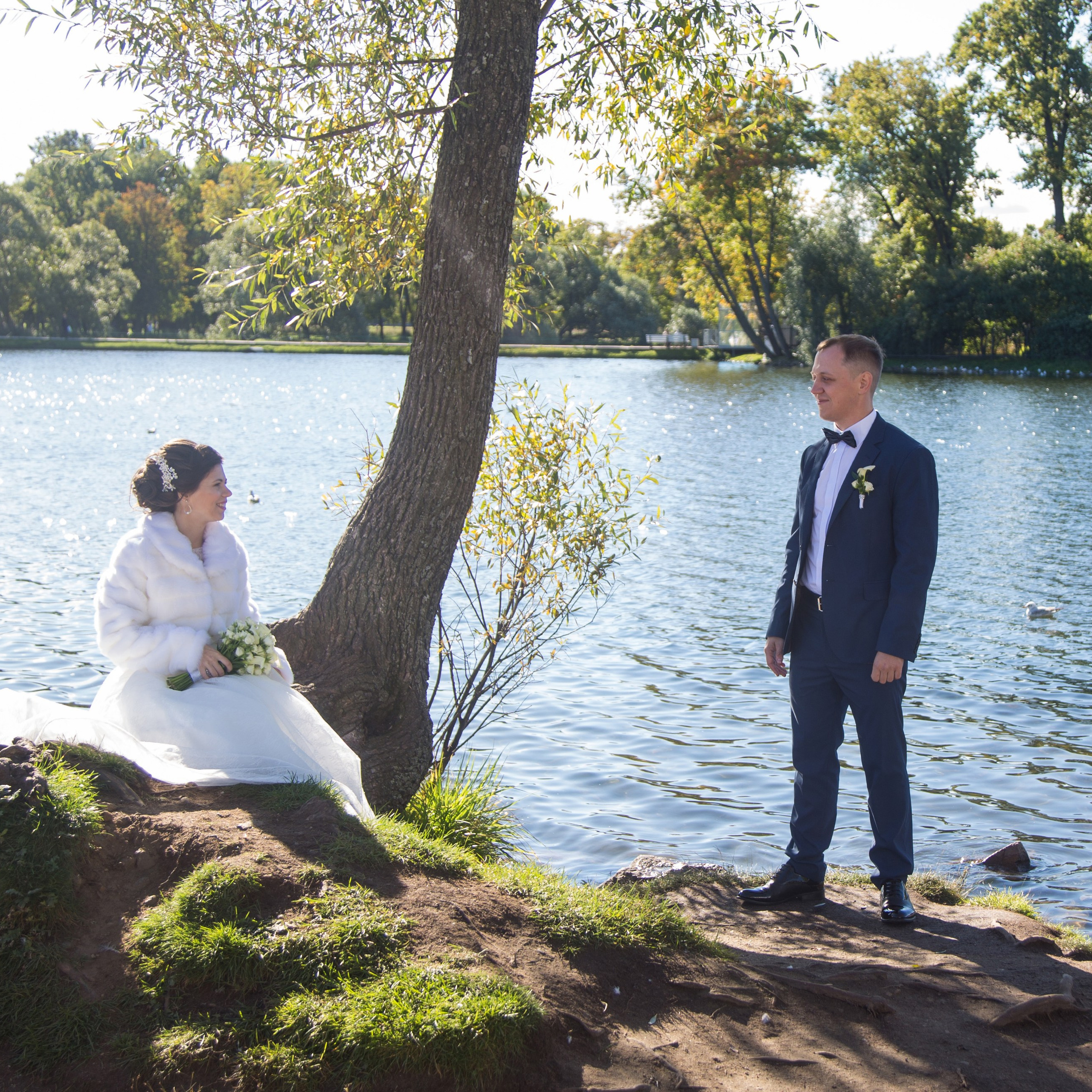 Свадебная съемка в студии и прогулка по парку Александрия