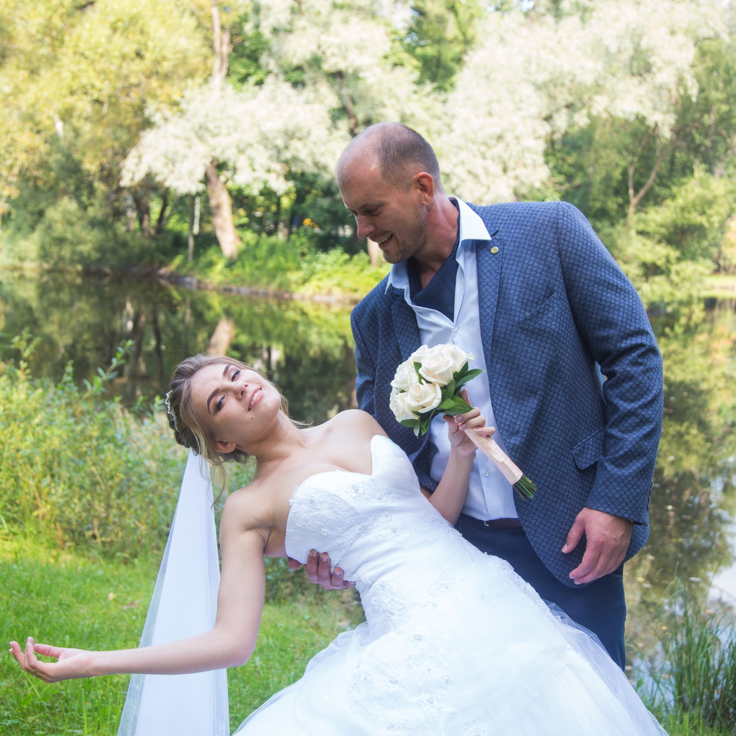 Свадебная съемка в Загсе Стародеревенская 5 и прогулка по Елагину острову