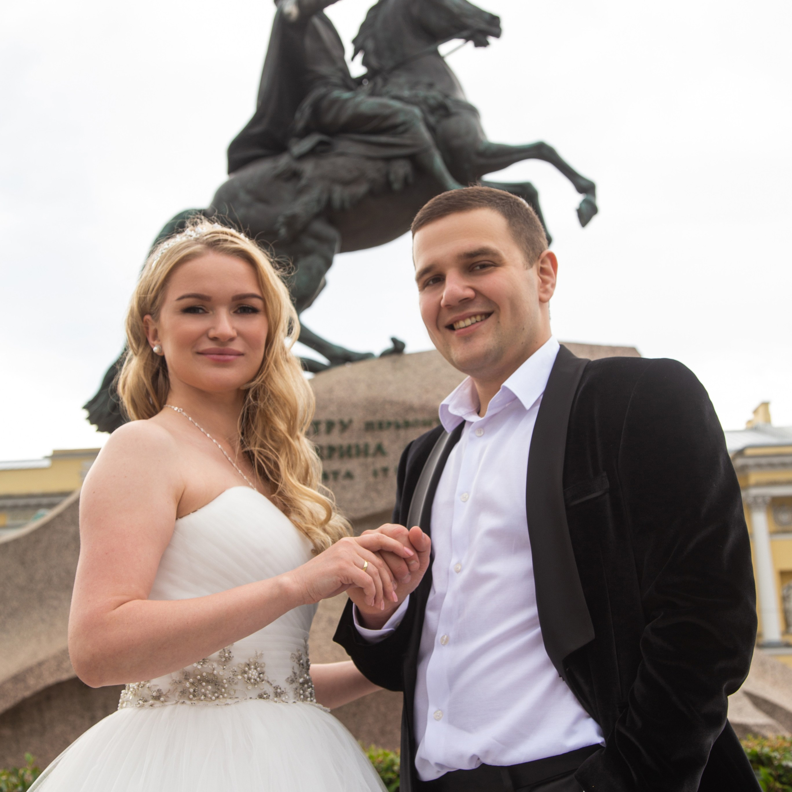 Венчание в храме молодожен