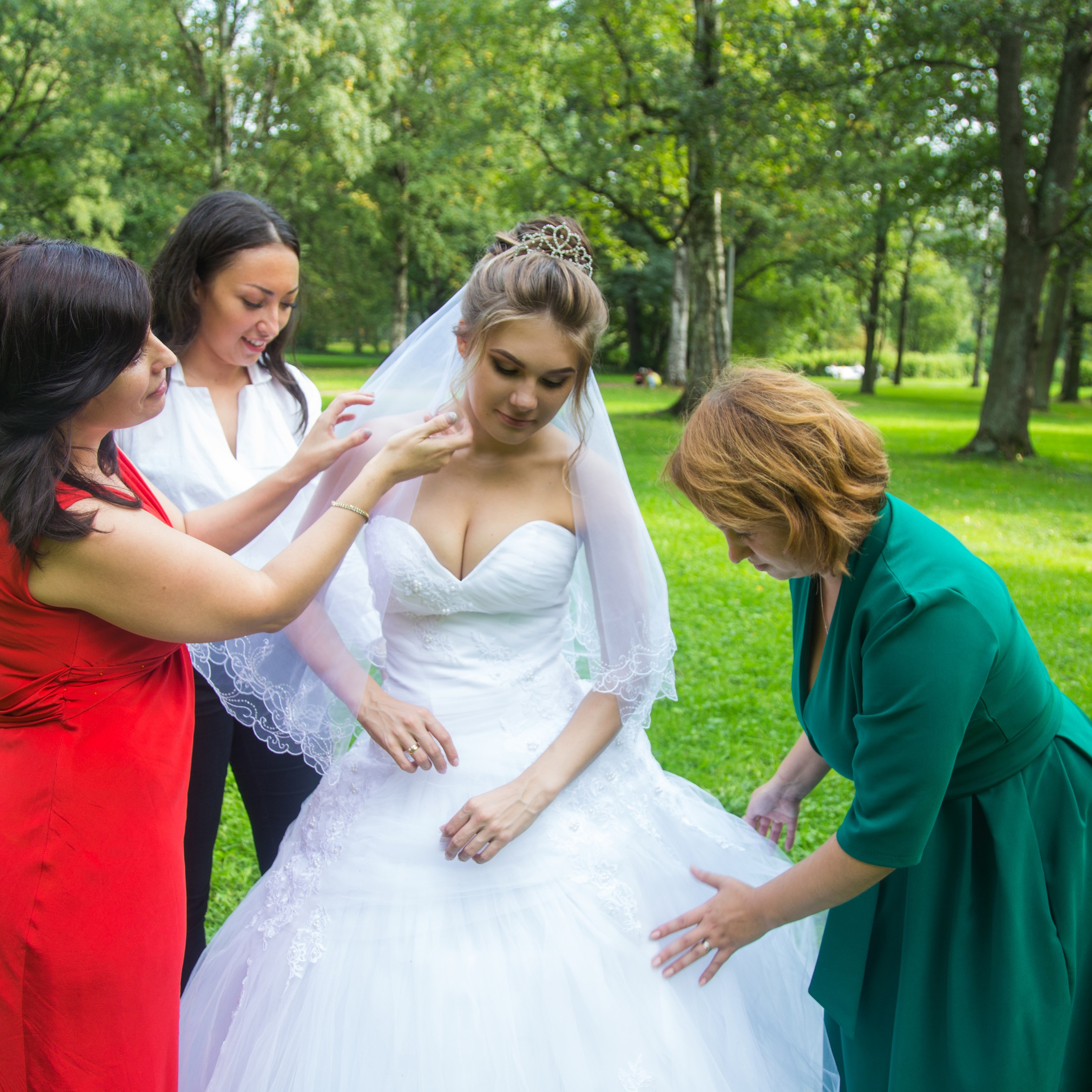 Свадебная съемка в Загсе Стародеревенская 5 и прогулка по Елагину острову