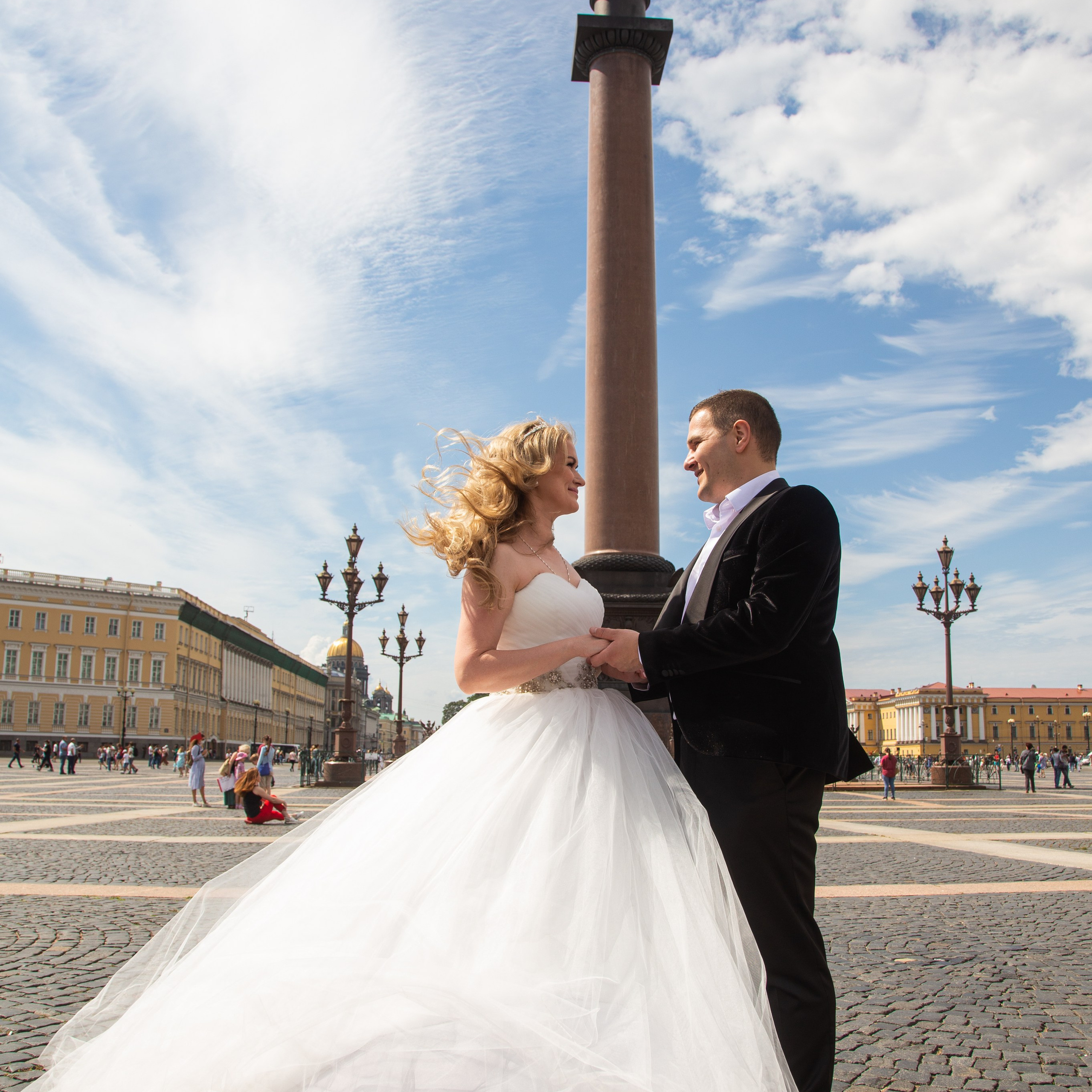 Венчание в храме молодожен