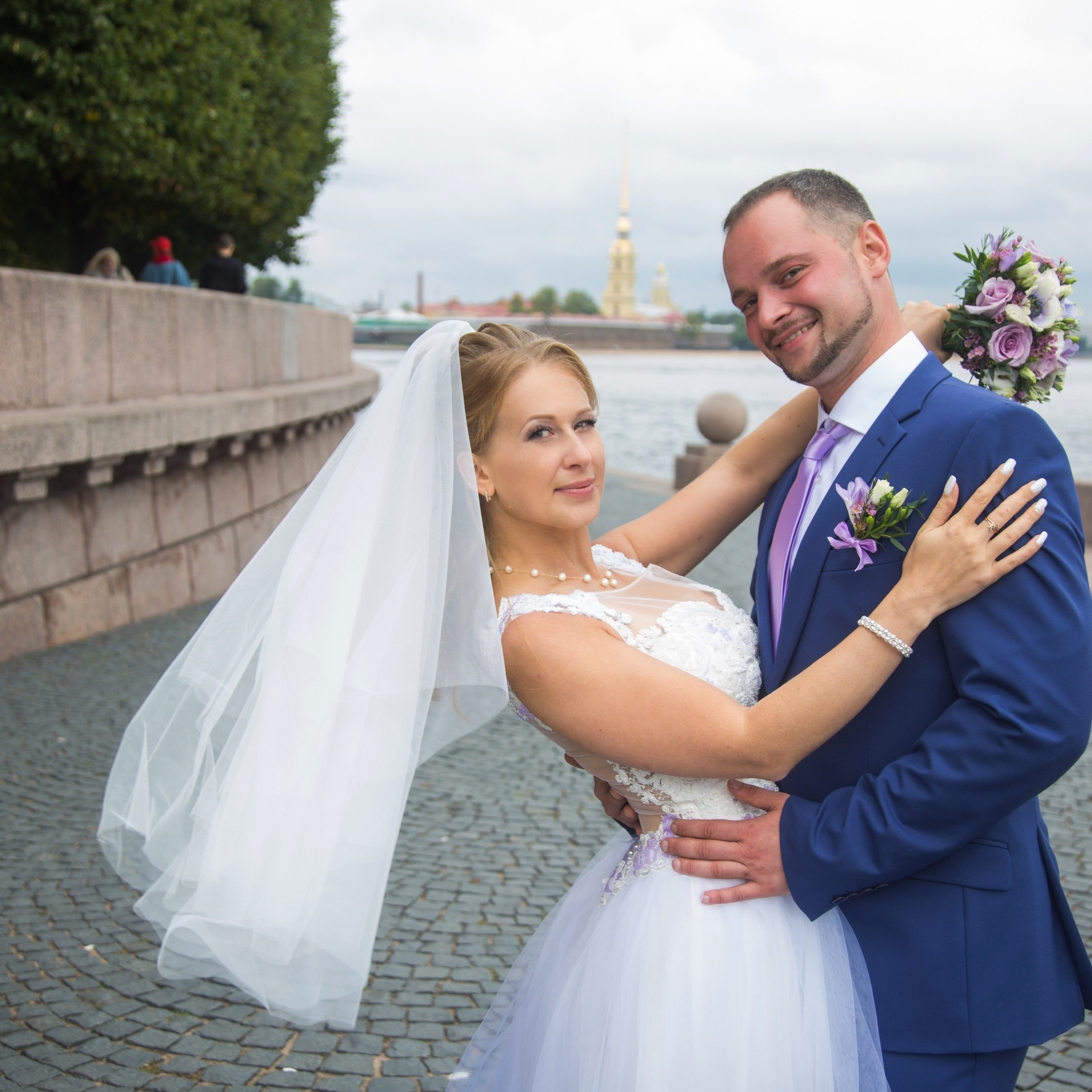 Свадебная фотосессия в Летнем саду и набережной Невы