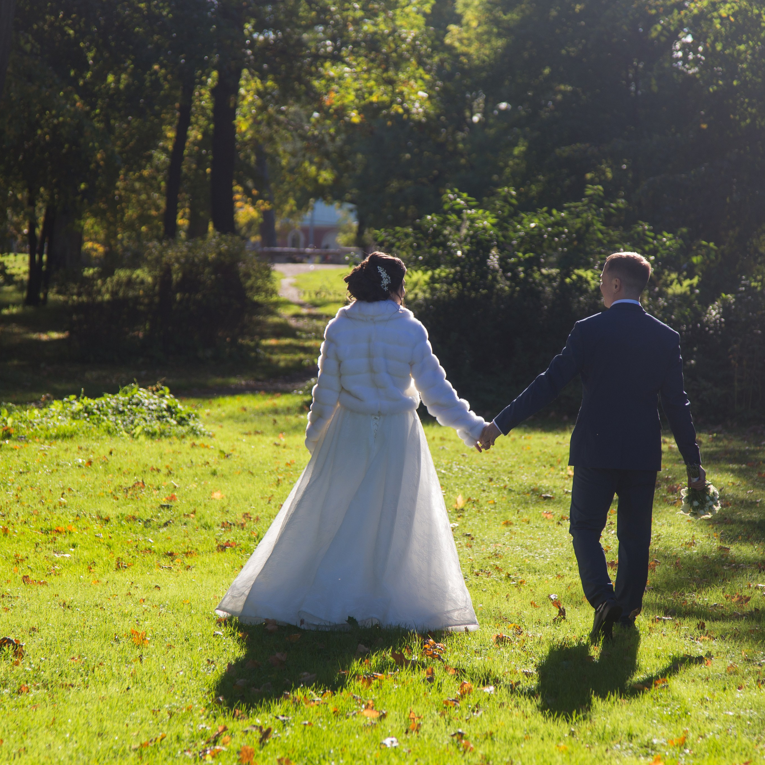 Свадебная съемка в студии и прогулка по парку Александрия