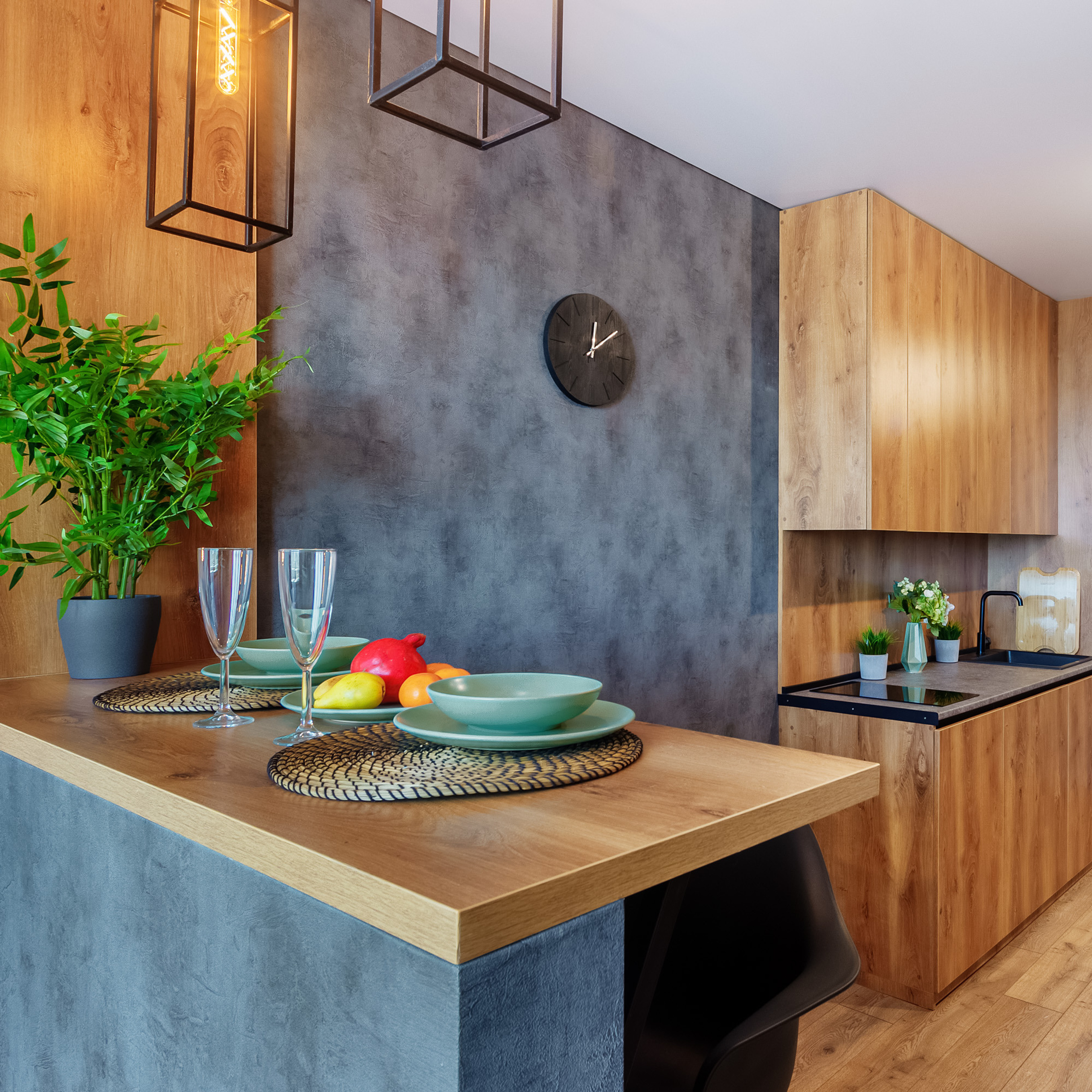 Фотография интерьера современной кухни в квартире-студии в Ростове