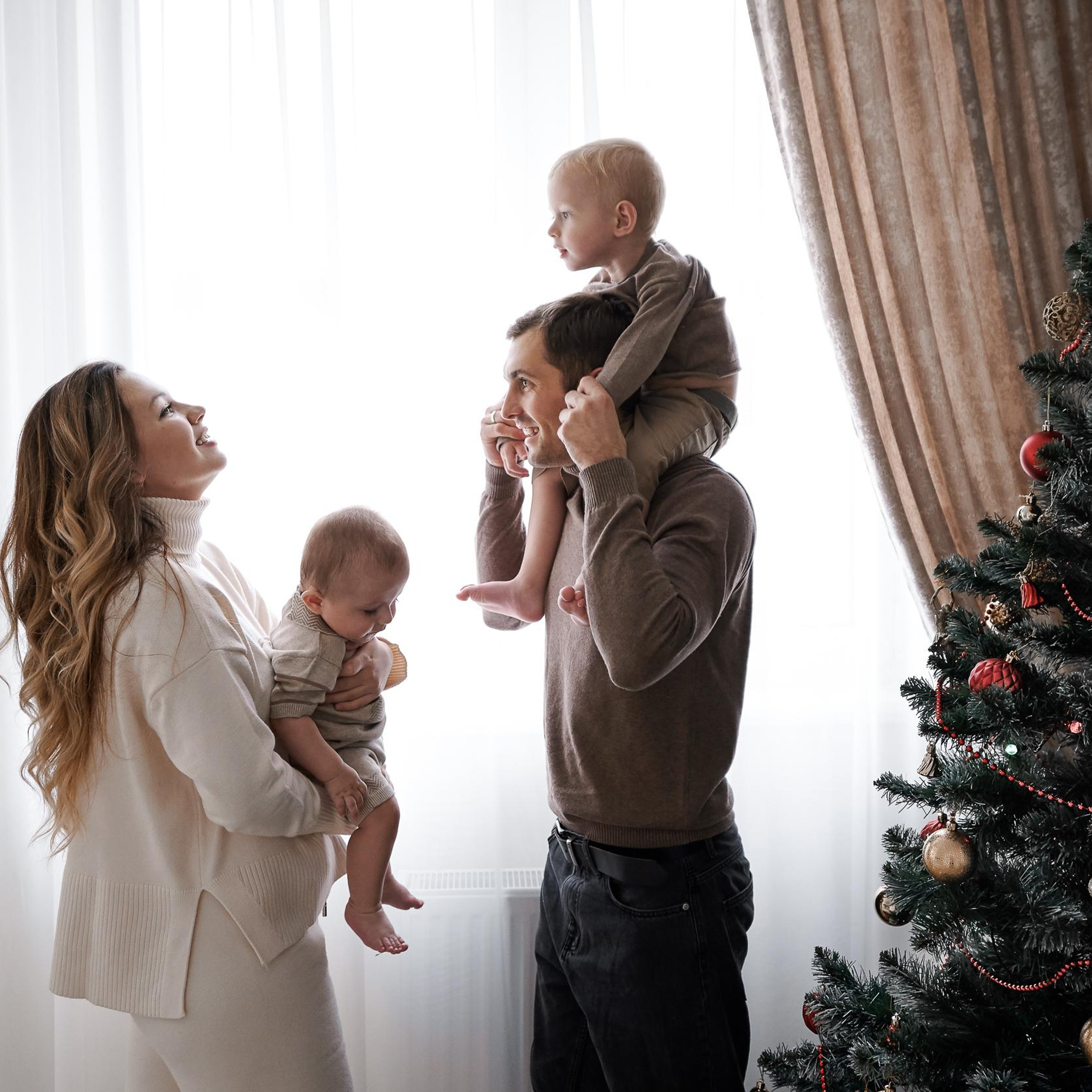 Домашняя новогоднняя история. Свадебный и семейный фотограф Михаил Галабурдин и Анна Завадская. Рост
