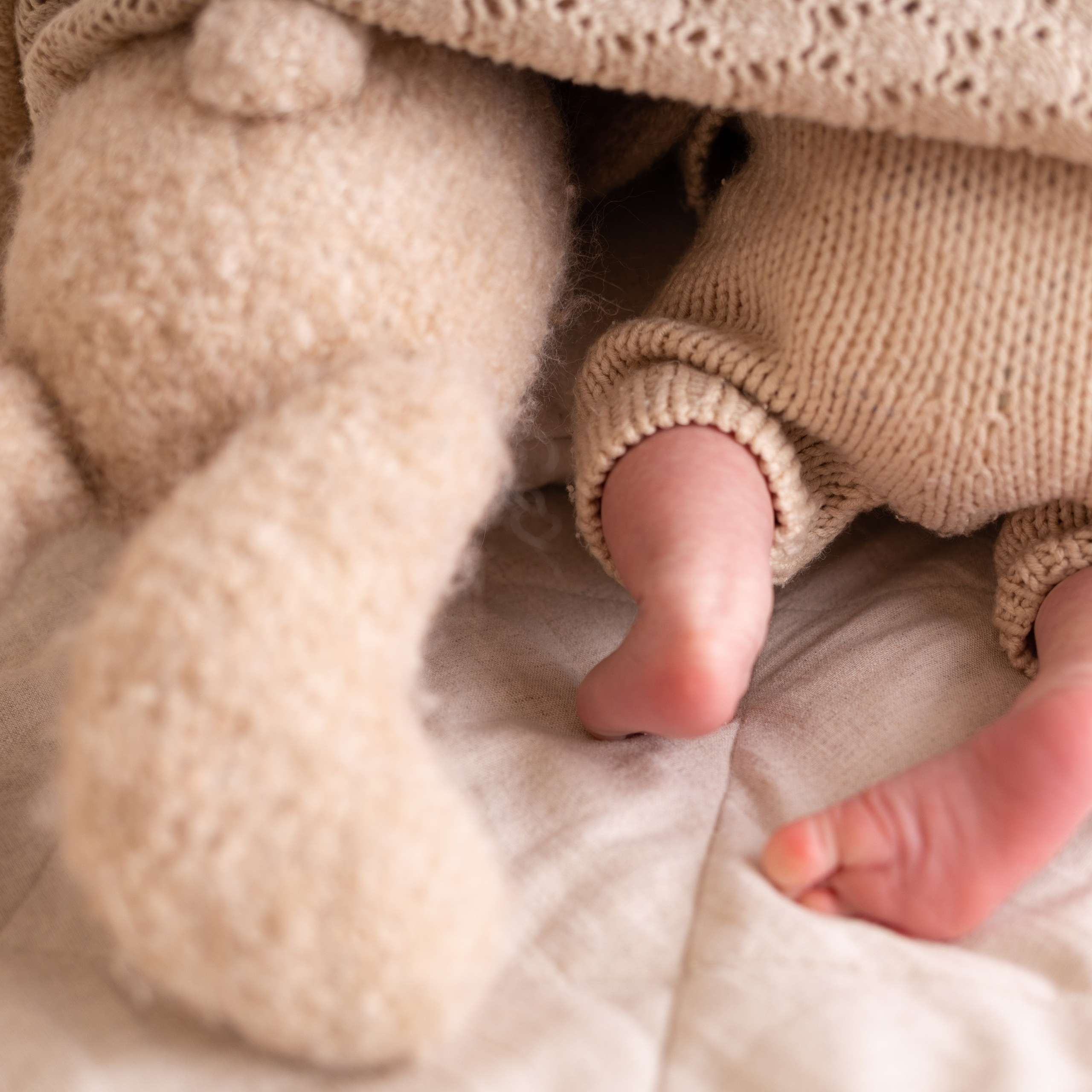 Отзывы родителей о фотосъемке малышей в Омской области. Лучше чем у Столярова. Фотограф новорожденных малышей в Омске и Омской области Эльвира Камаева