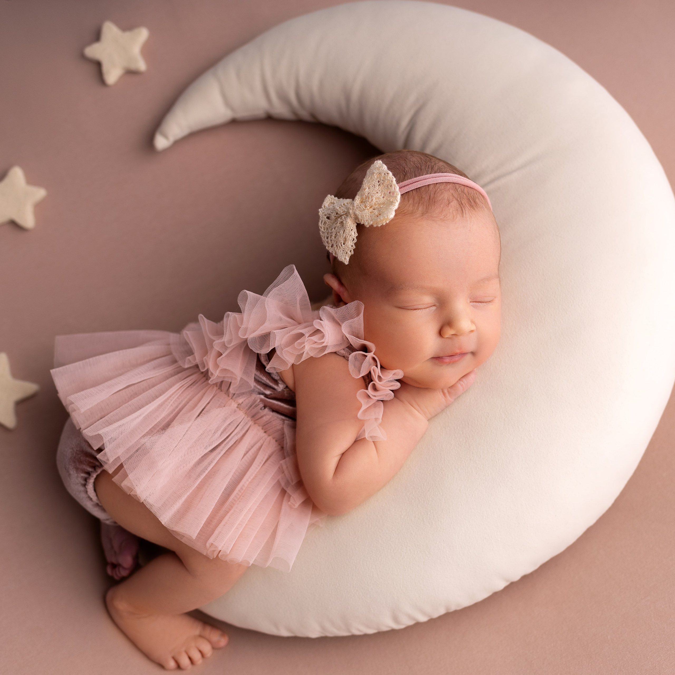 Отзывы родителей о фотосъемке малышей в Омской области. Лучше чем у Столярова. Фотограф новорожденных малышей в Омске и Омской области Эльвира Камаева