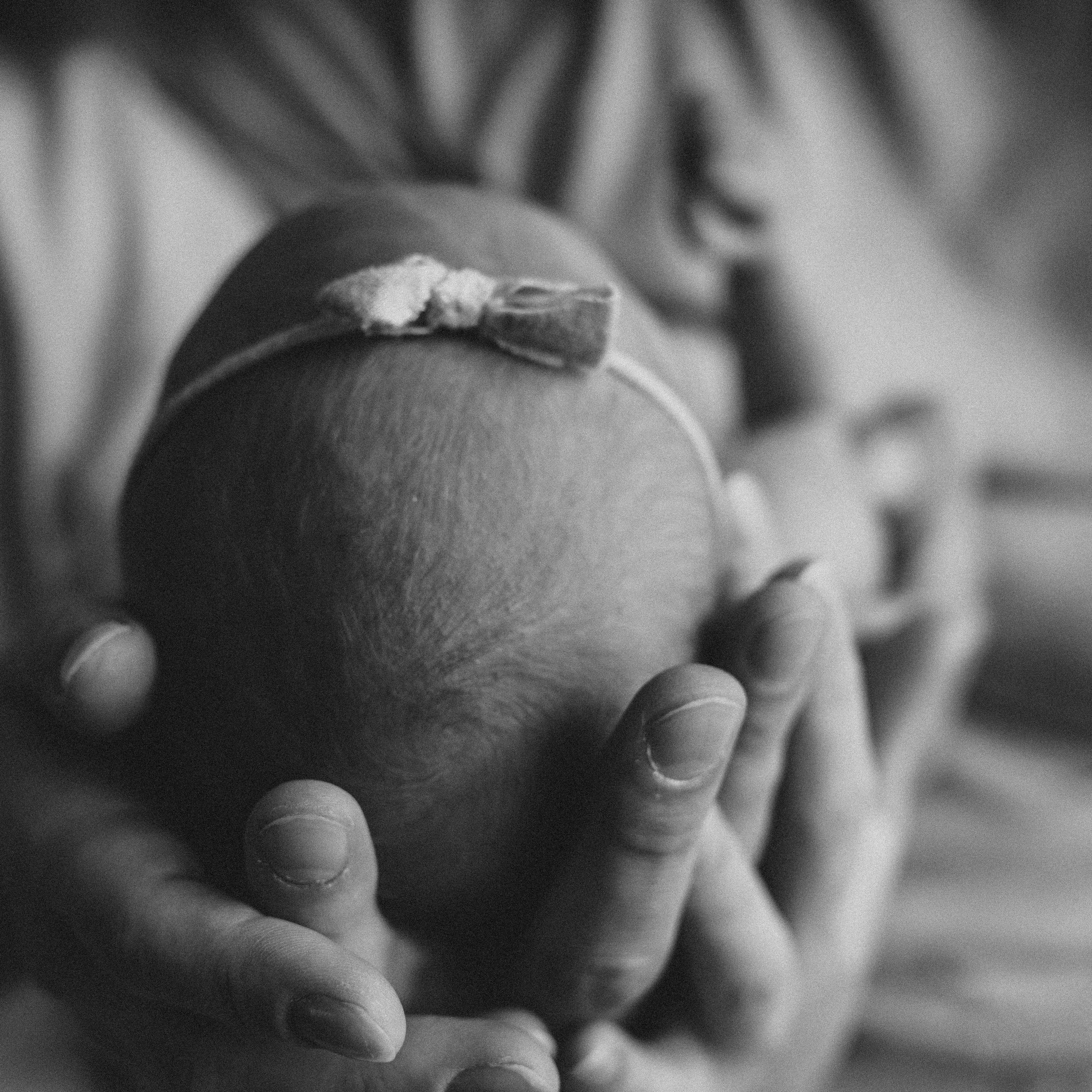 Отзывы родителей о фотосъемке малышей в Омской области. Лучше чем у Столярова. Фотограф новорожденных малышей в Омске и Омской области Эльвира Камаева