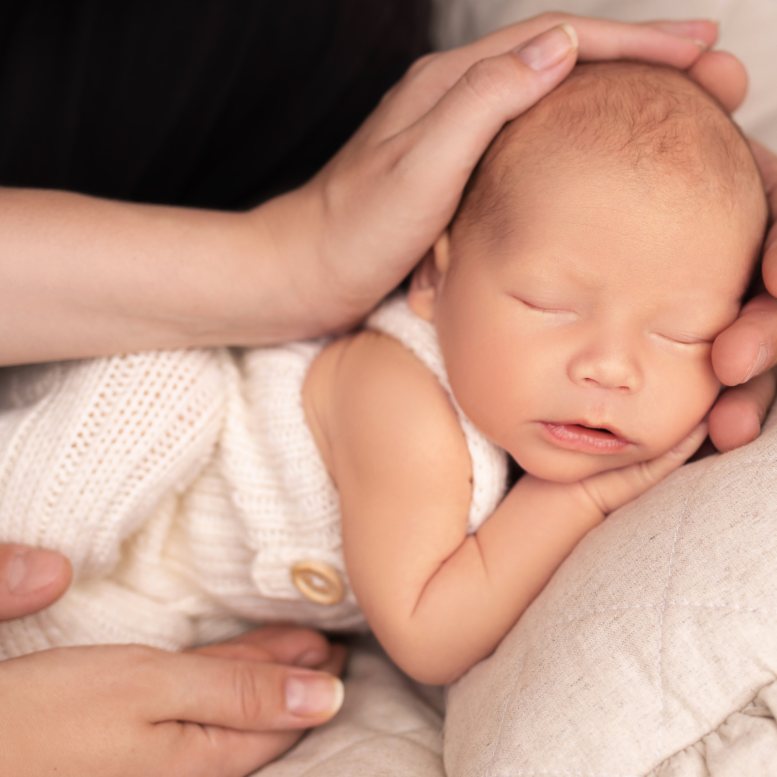 Отзывы родителей о фотосъемке малышей в Омской области. Лучше чем у Столярова. Фотограф новорожденных малышей в Омске и Омской области Эльвира Камаева