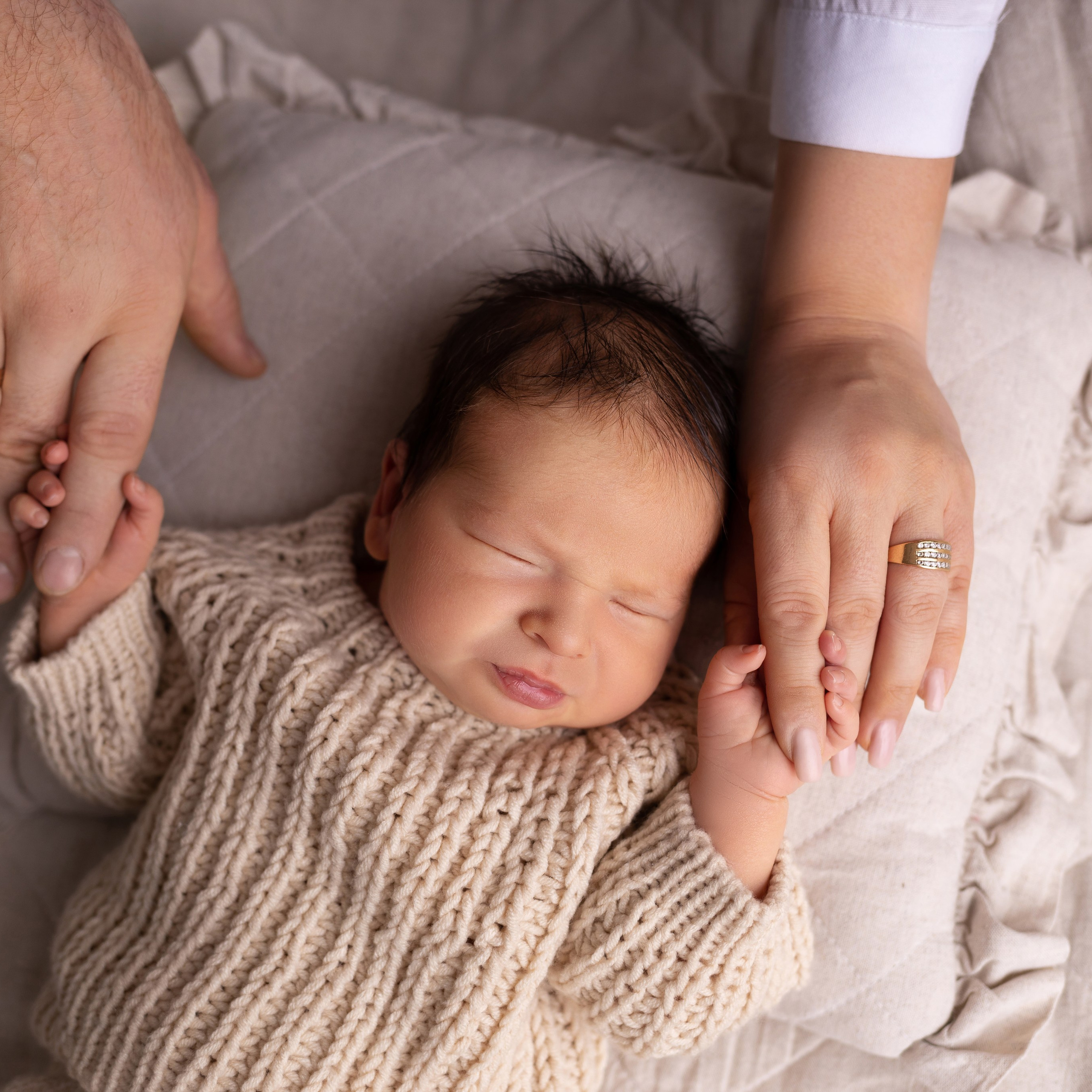 Отзывы родителей о фотосъемке малышей в Омской области. Лучше чем у Столярова. Фотограф новорожденных малышей в Омске и Омской области Эльвира Камаева