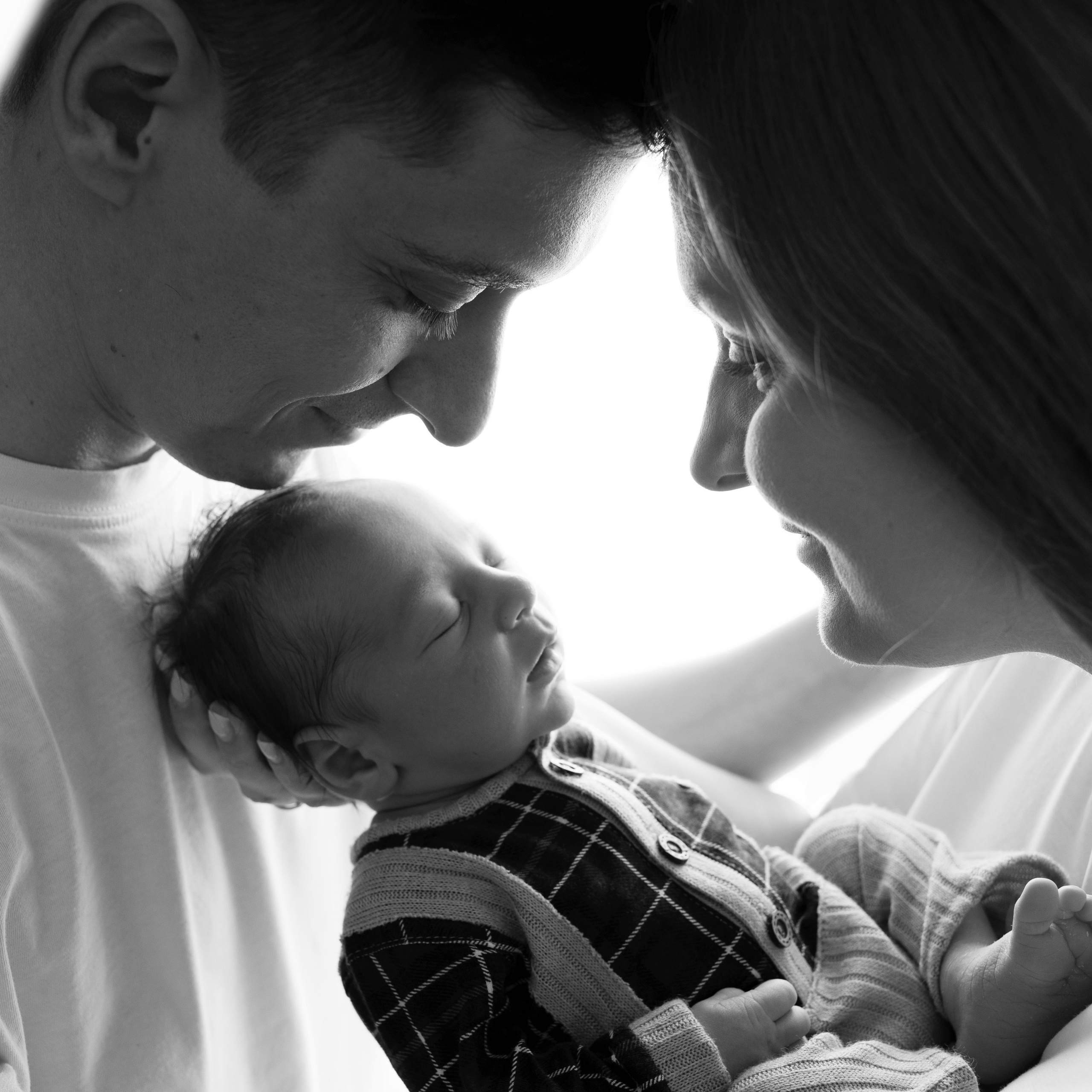 Отзывы родителей о фотосъемке малышей в Омской области. Лучше чем у Столярова. Фотограф новорожденных малышей в Омске и Омской области Эльвира Камаева