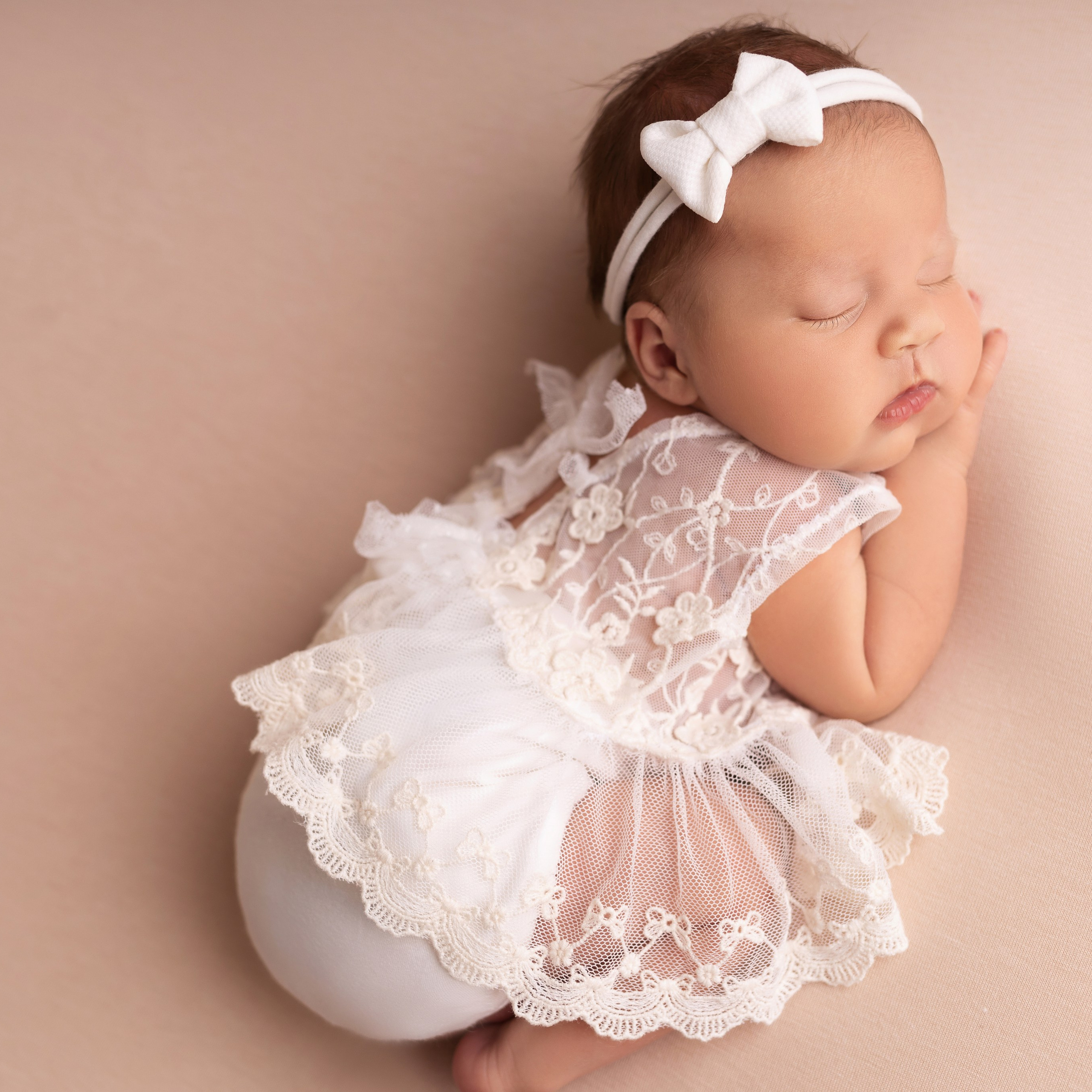 Отзывы родителей о фотосъемке малышей в Омской области. Лучше чем у Столярова. Фотограф новорожденных малышей в Омске и Омской области Эльвира Камаева