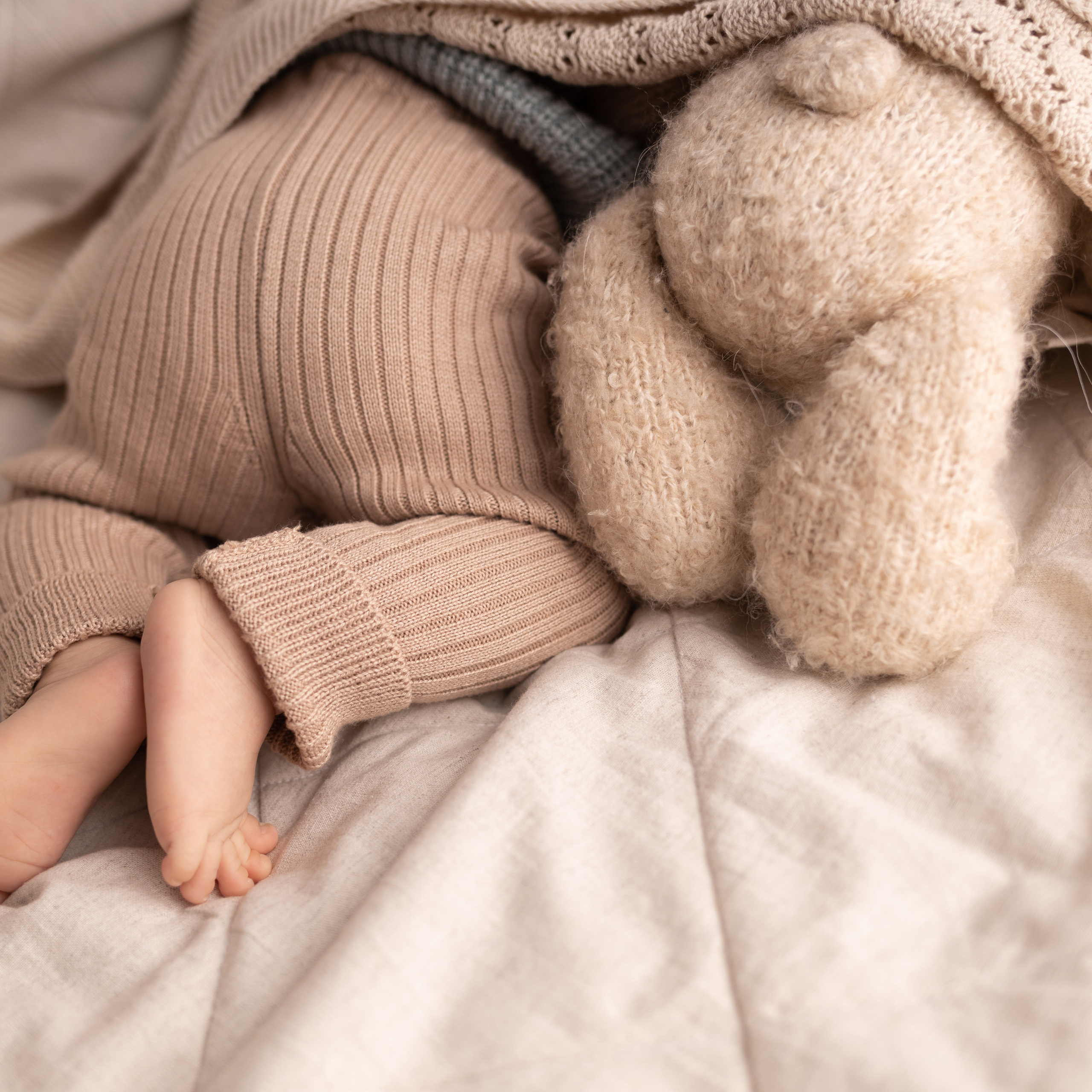 Отзывы родителей о фотосъемке малышей в Омской области. Лучше чем у Столярова. Фотограф новорожденных малышей в Омске и Омской области Эльвира Камаева