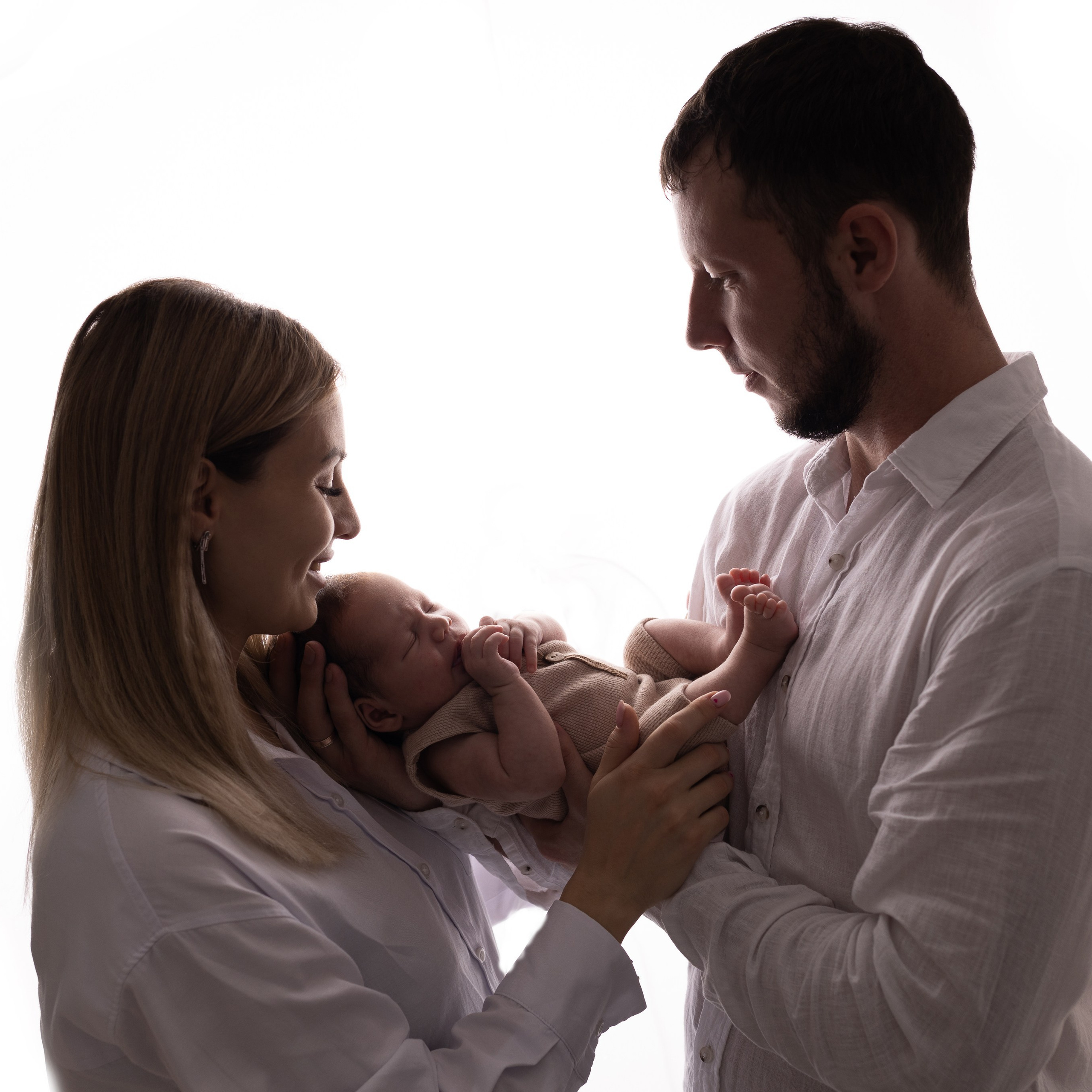 Отзывы родителей о фотосъемке малышей в Омской области. Лучше чем у Столярова. Фотограф новорожденных малышей в Омске и Омской области Эльвира Камаева