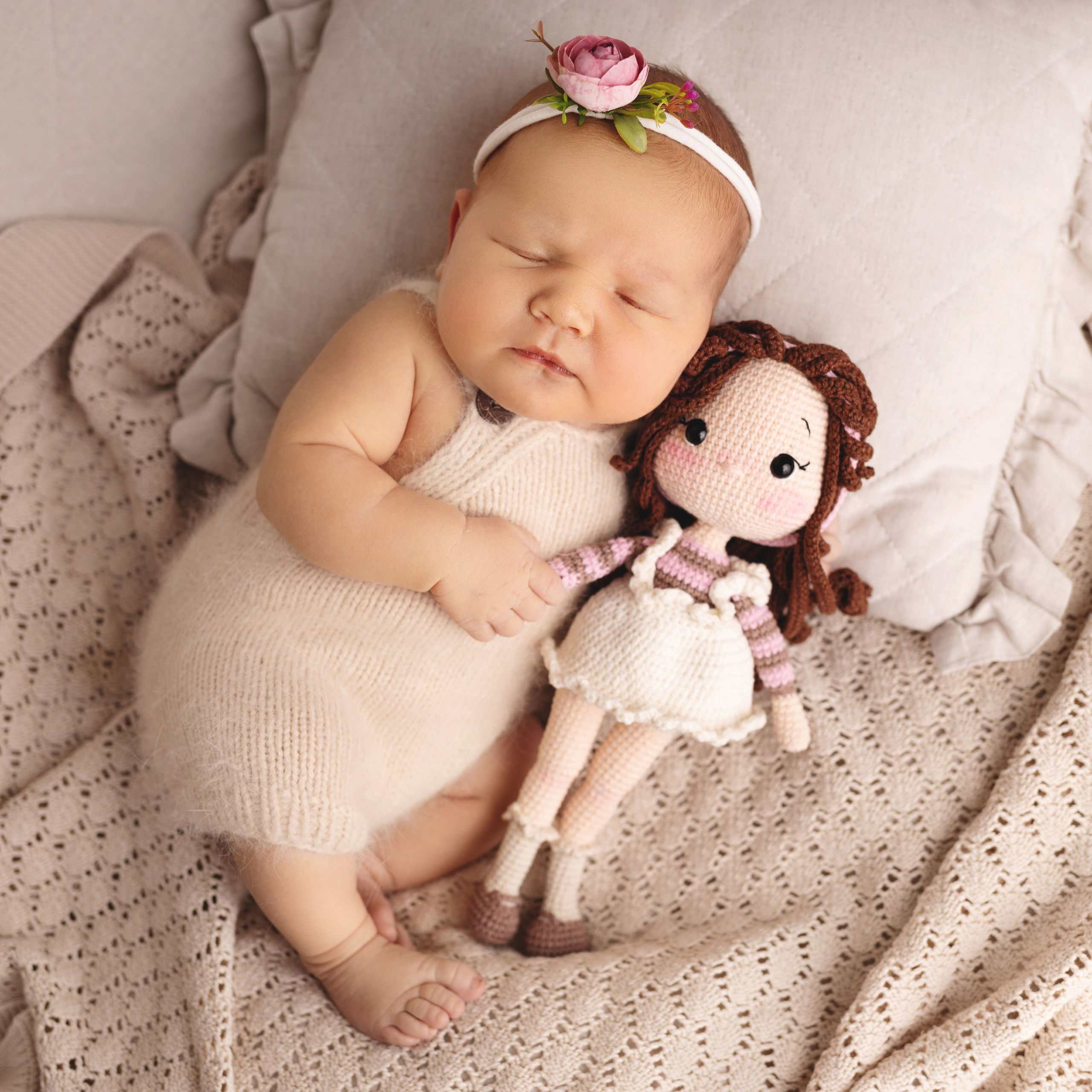 Отзывы родителей о фотосъемке малышей в Омской области. Лучше чем у Столярова. Фотограф новорожденных малышей в Омске и Омской области Эльвира Камаева