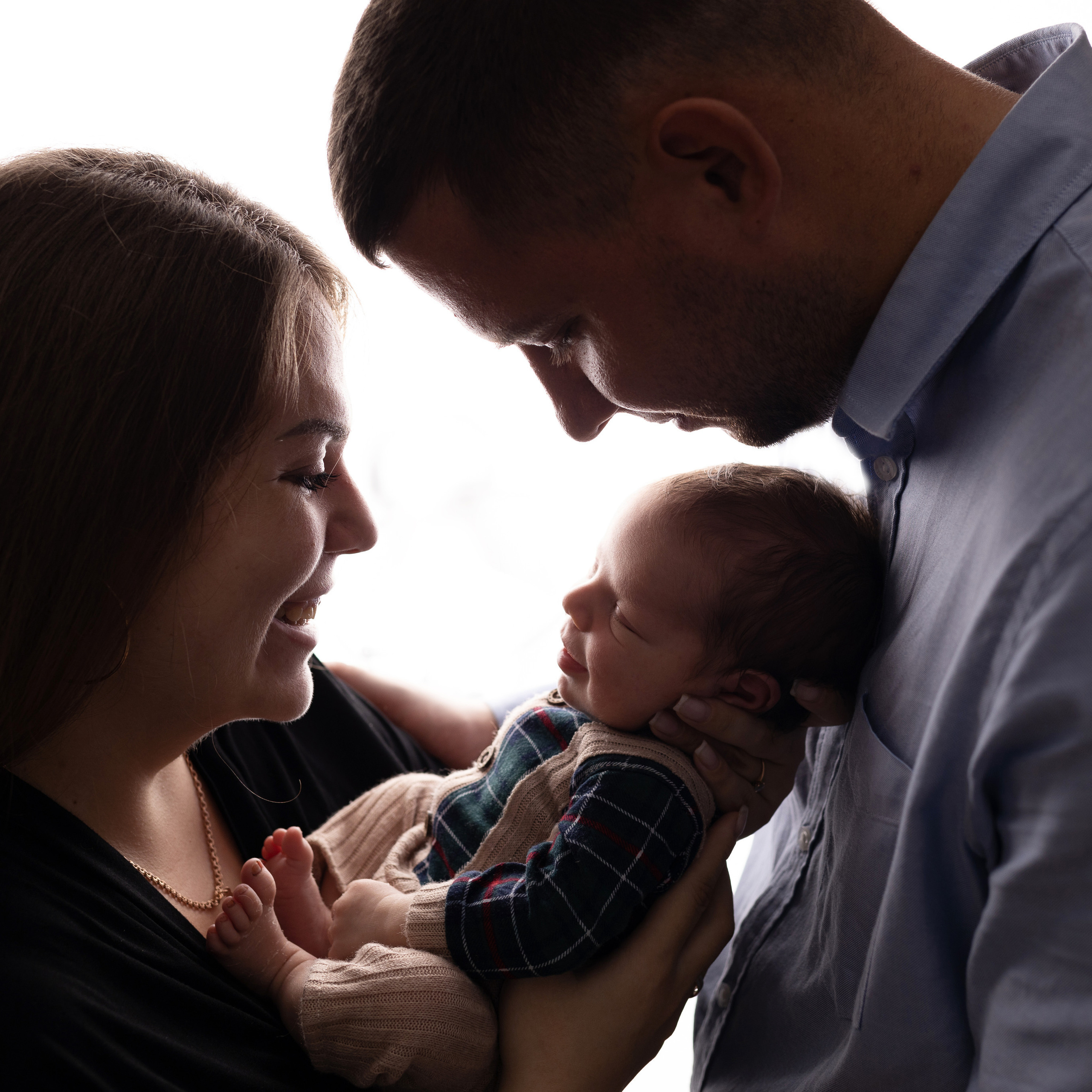 Отзывы родителей о фотосъемке малышей в Омской области. Лучше чем у Столярова. Фотограф новорожденных малышей в Омске и Омской области Эльвира Камаева