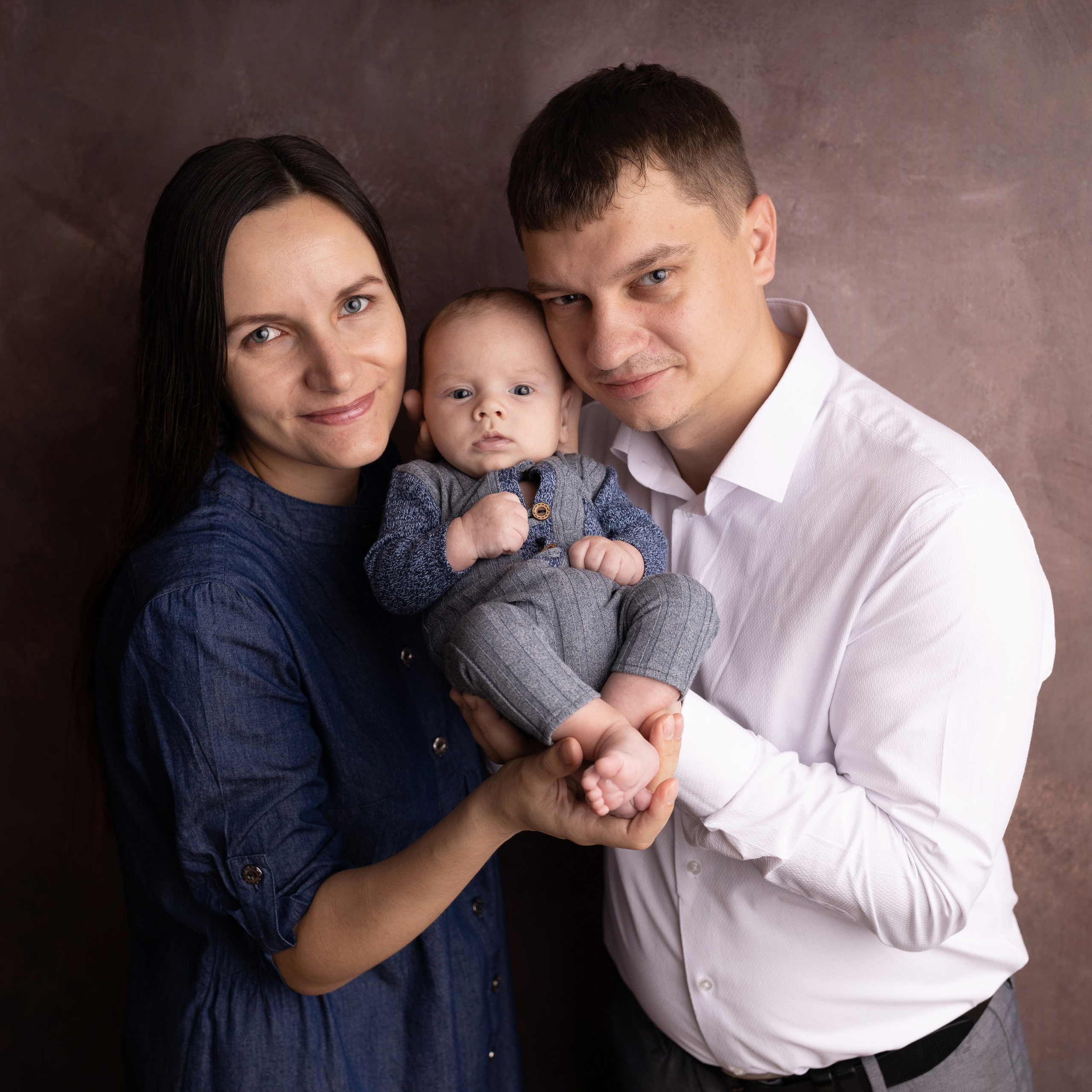 Отзывы родителей о фотосъемке малышей в Омской области. Лучше чем у Столярова. Фотограф новорожденных малышей в Омске и Омской области Эльвира Камаева