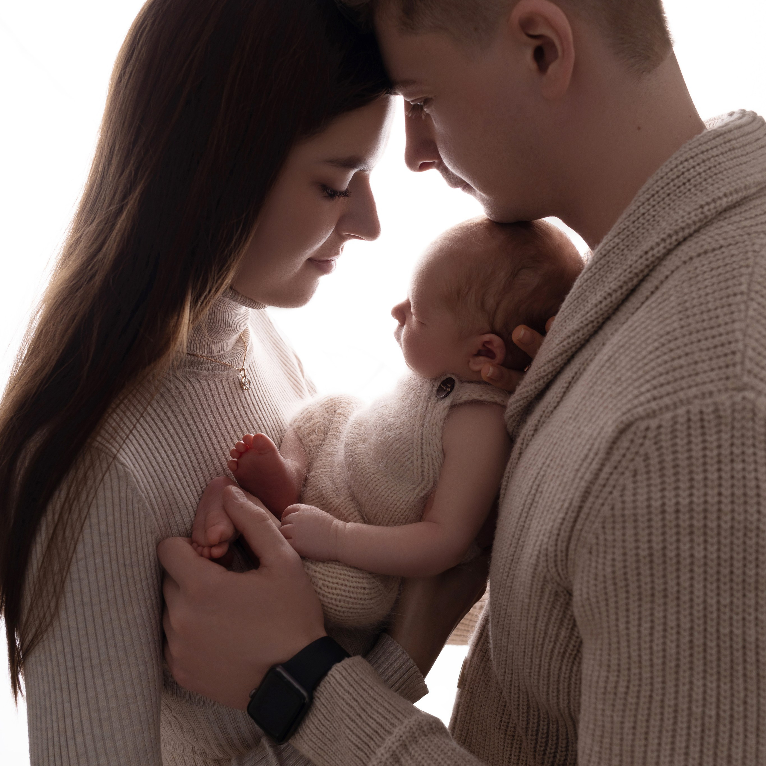 Отзывы родителей о фотосъемке малышей в Омской области. Лучше чем у Столярова. Фотограф новорожденных малышей в Омске и Омской области Эльвира Камаева