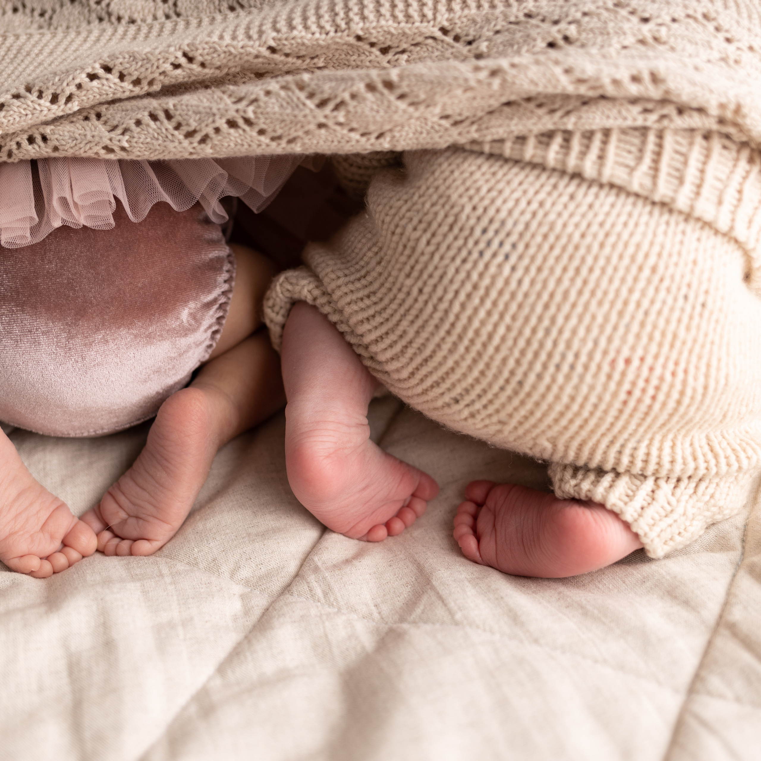 Отзывы родителей о фотосъемке малышей в Омской области. Лучше чем у Столярова. Фотограф новорожденных малышей в Омске и Омской области Эльвира Камаева