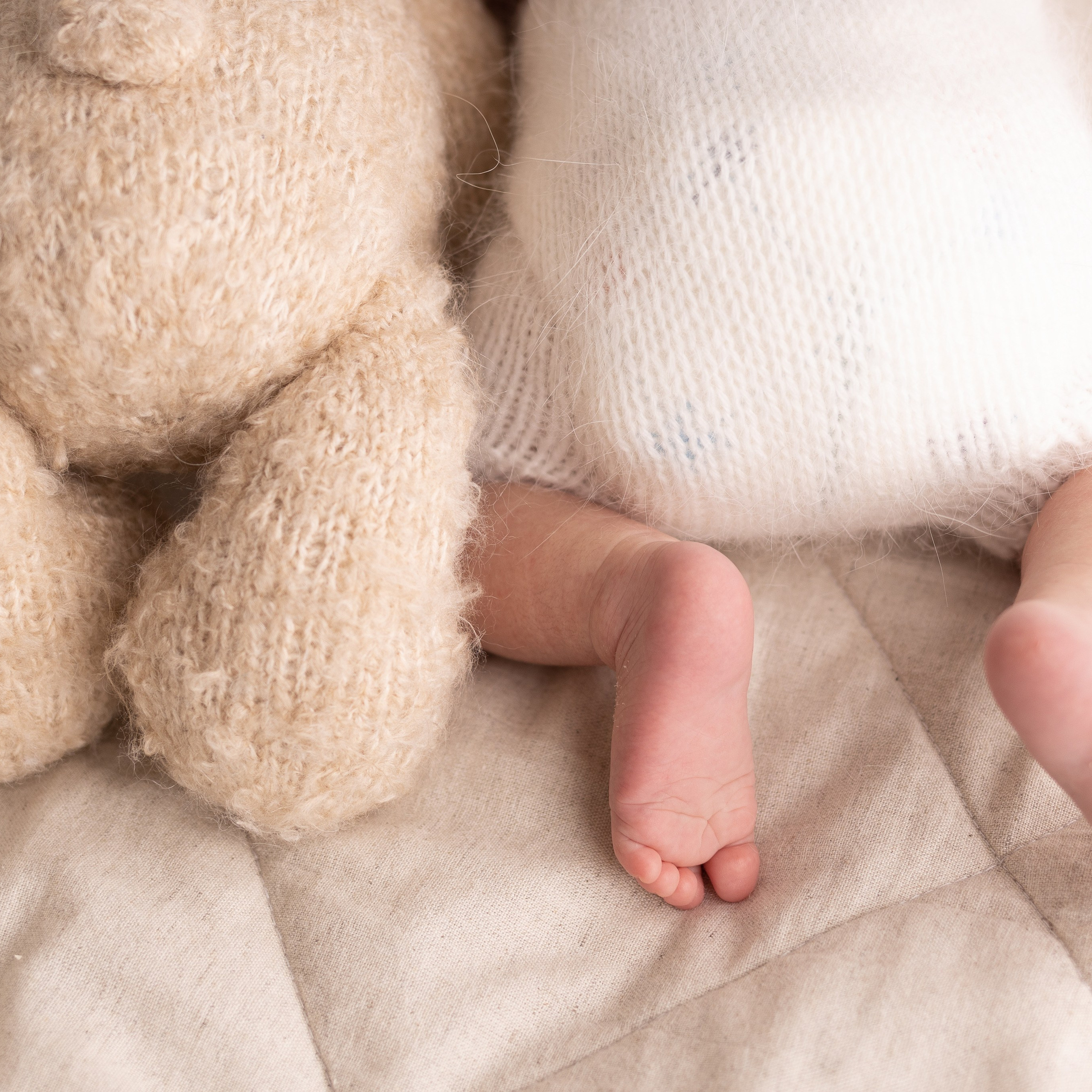 Отзывы родителей о фотосъемке малышей в Омской области. Лучше чем у Столярова. Фотограф новорожденных малышей в Омске и Омской области Эльвира Камаева