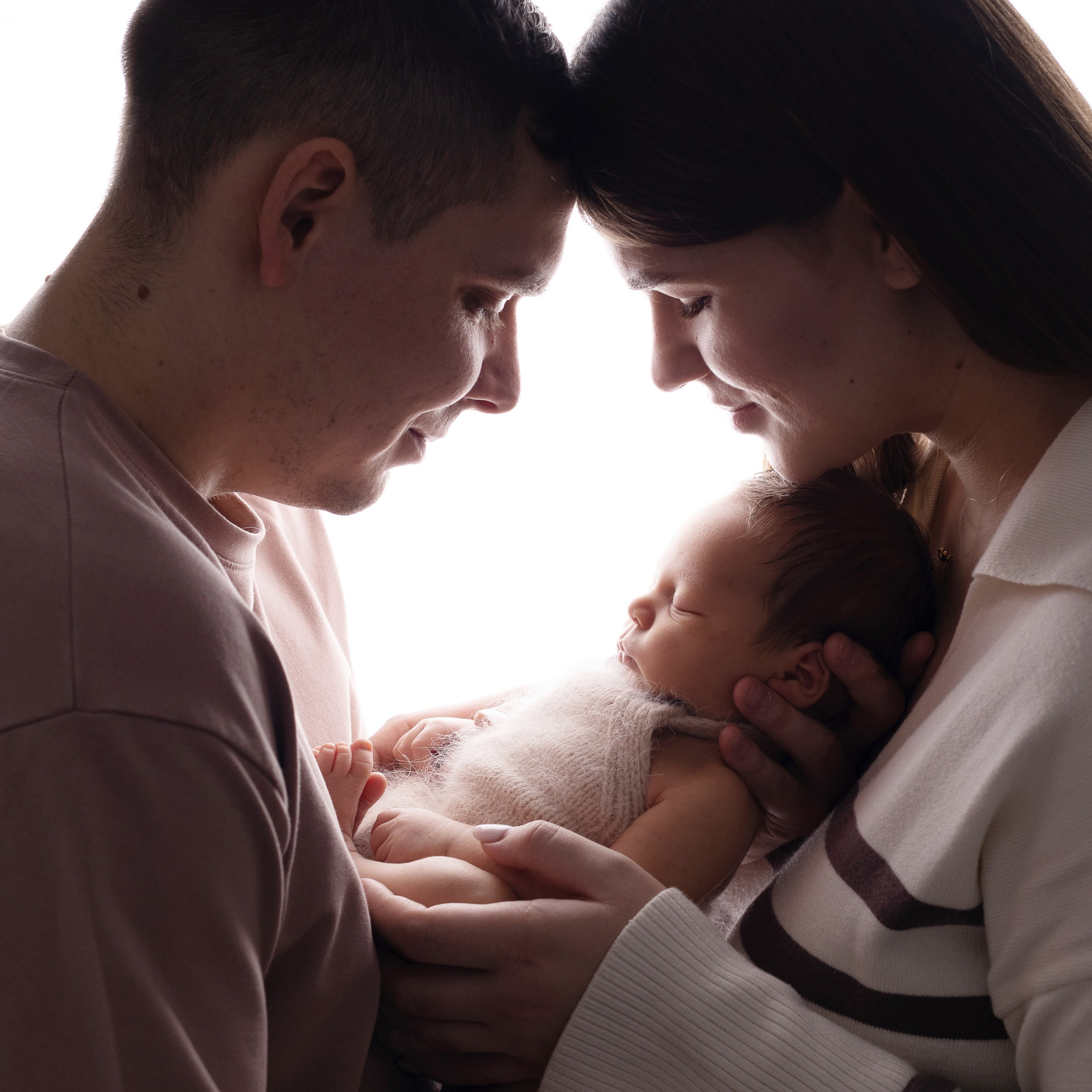 Отзывы родителей о фотосъемке малышей в Омской области. Лучше чем у Столярова. Фотограф новорожденных малышей в Омске и Омской области Эльвира Камаева