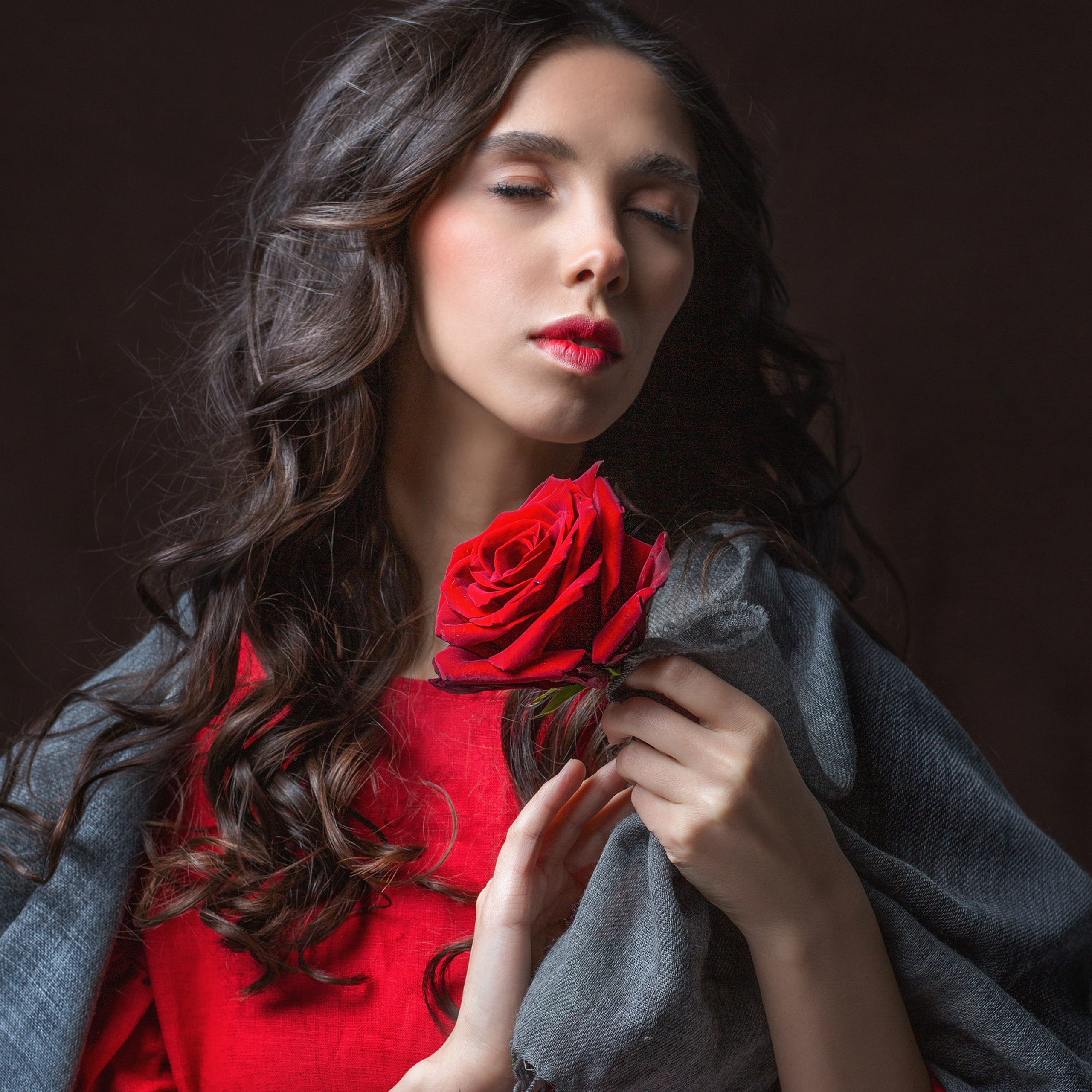 ЖЕНСКИЙ ПОРТРЕТ