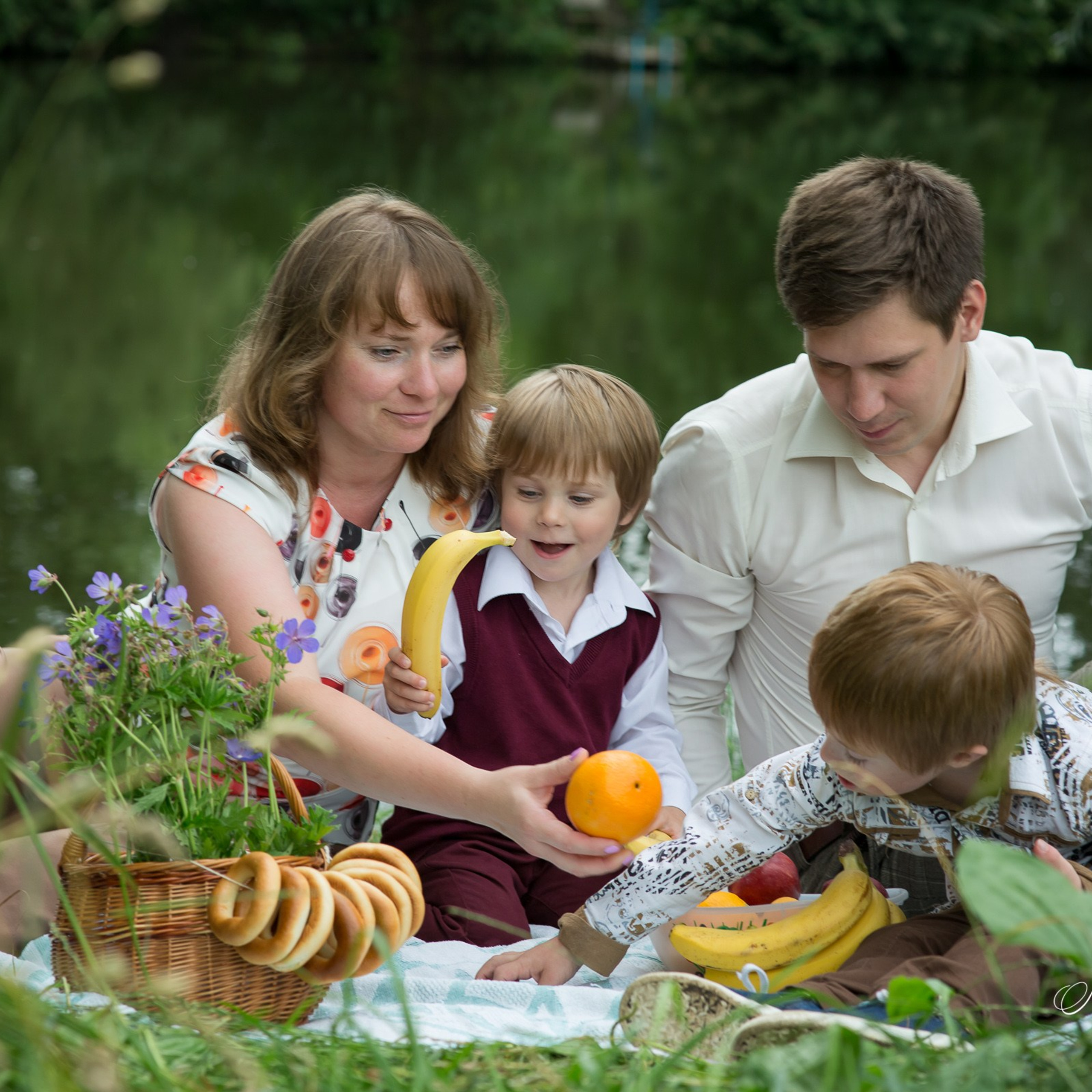 Семейная прогулка