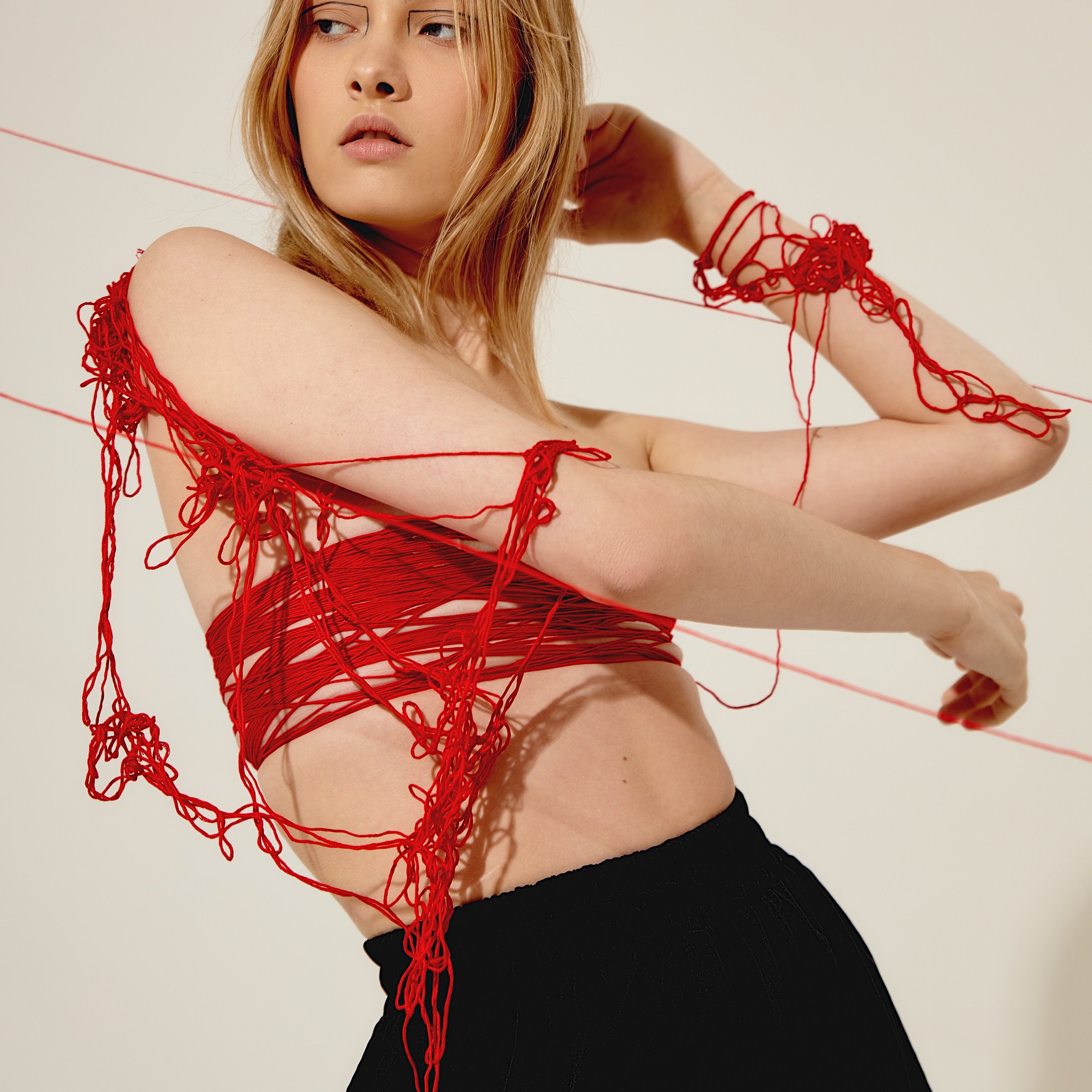 Красная нить