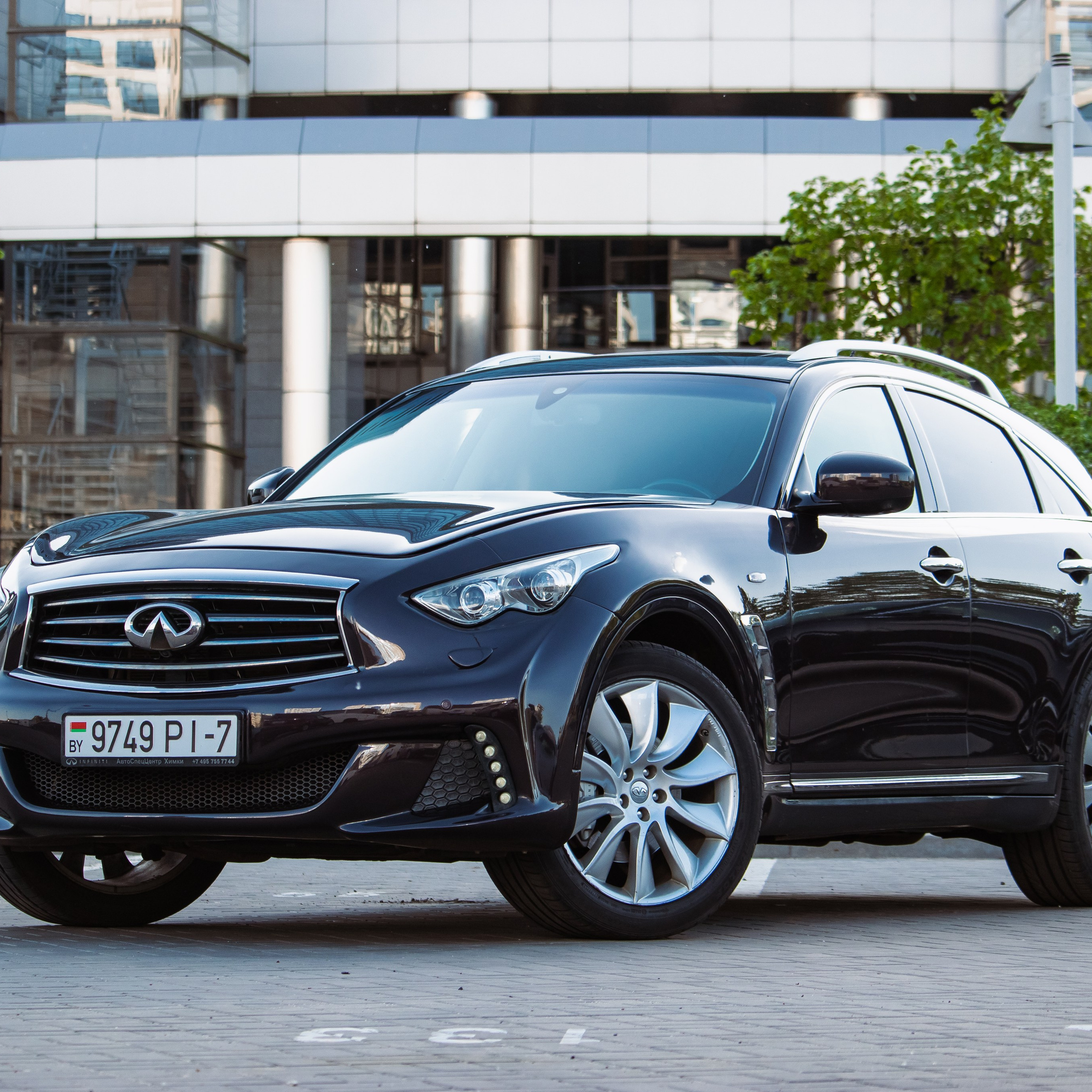 Infiniti QX70