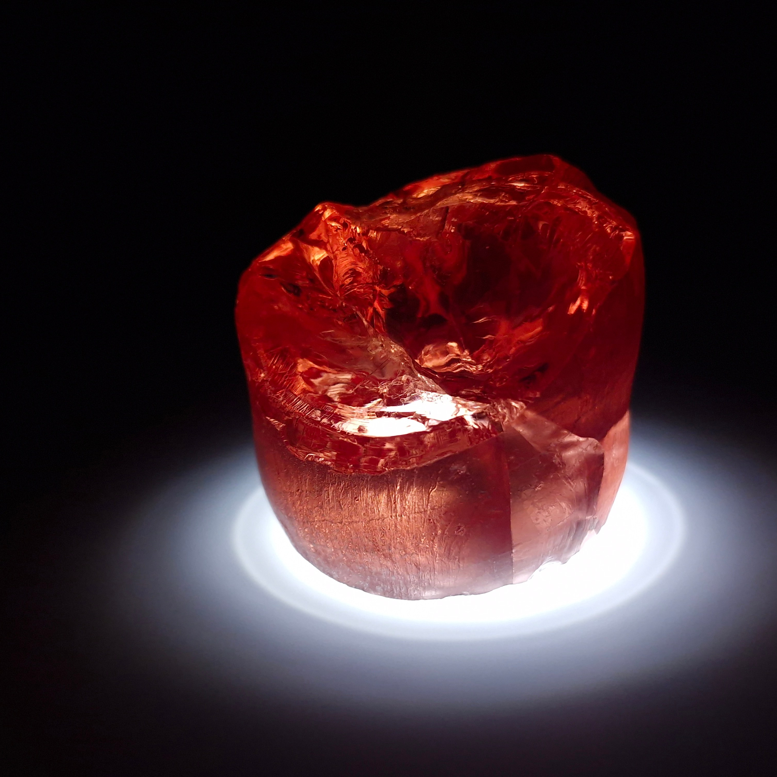 АИГ YAG красный. YAG garnet иттрий алюминиевый гранат ИАГ