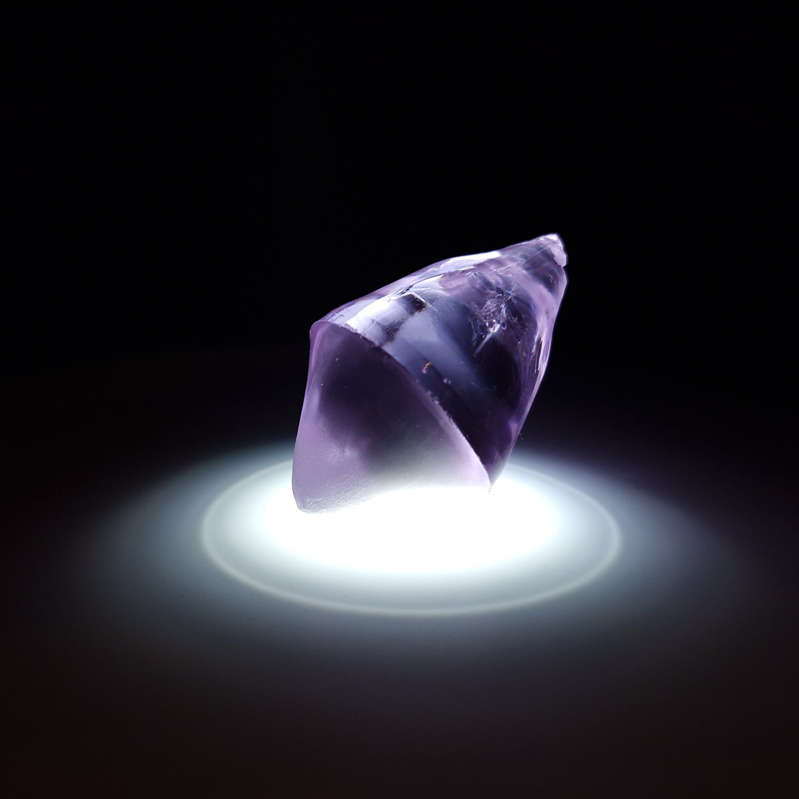 Редкий камень гранат. YAG garnet иттрий алюминиевый гранат ИАГ