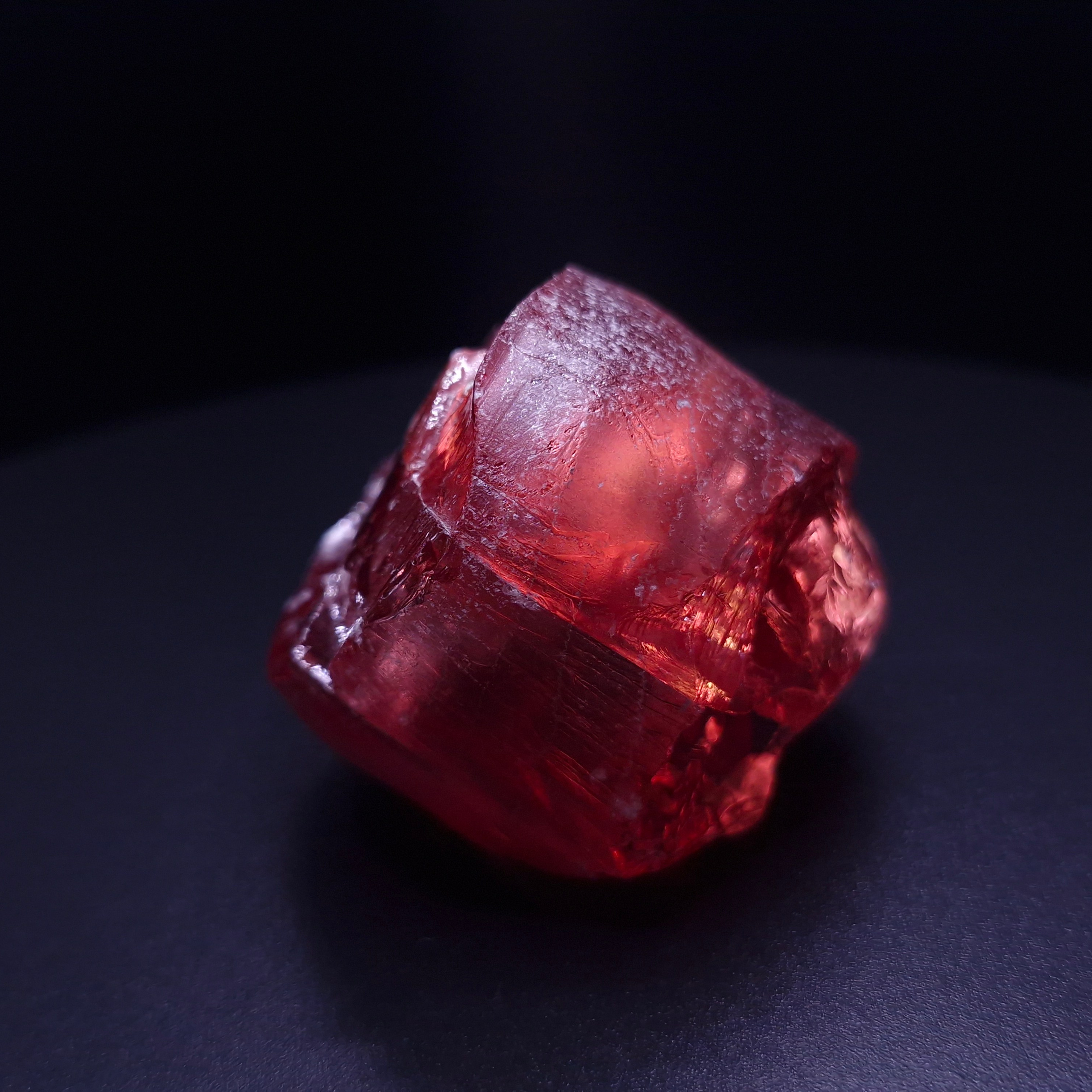 АИГ YAG красный. YAG garnet иттрий алюминиевый гранат ИАГ