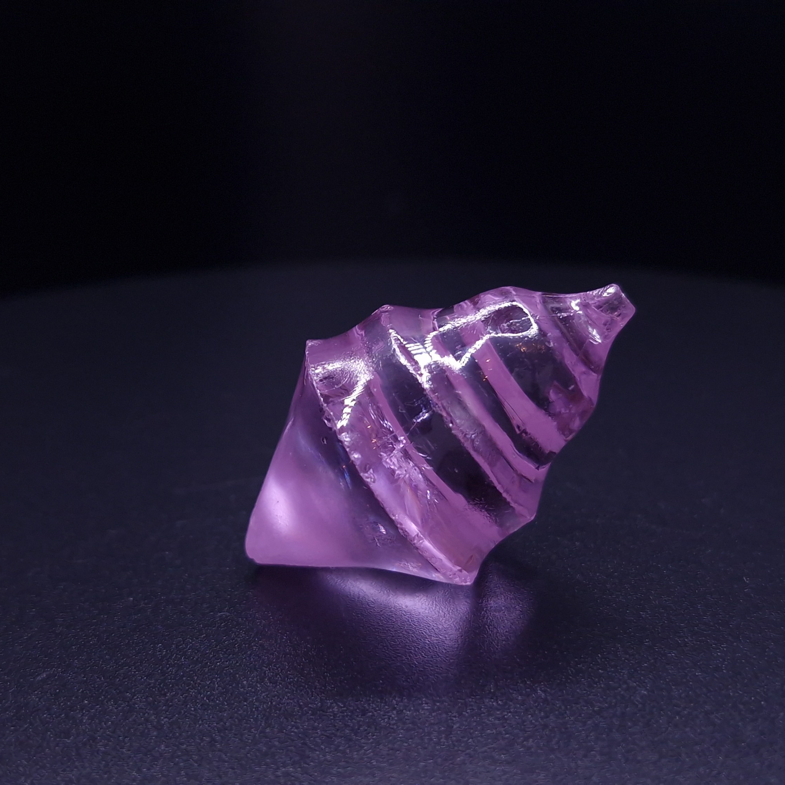 Фиолетовый камень гранат garnet purple. YAG garnet иттрий алюминиевый гранат ИАГ