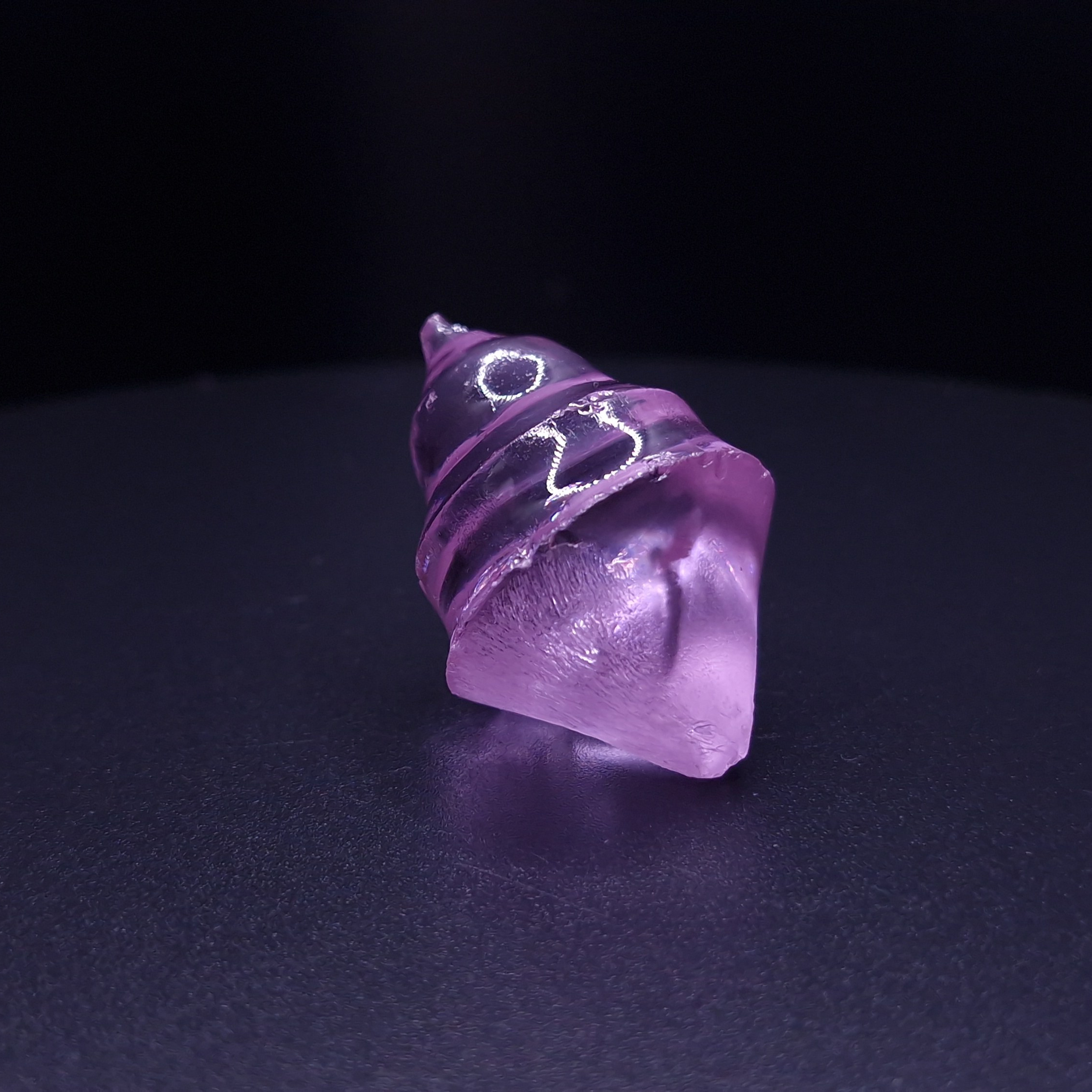 Фиолетовый камень гранат garnet purple. YAG garnet иттрий алюминиевый гранат ИАГ