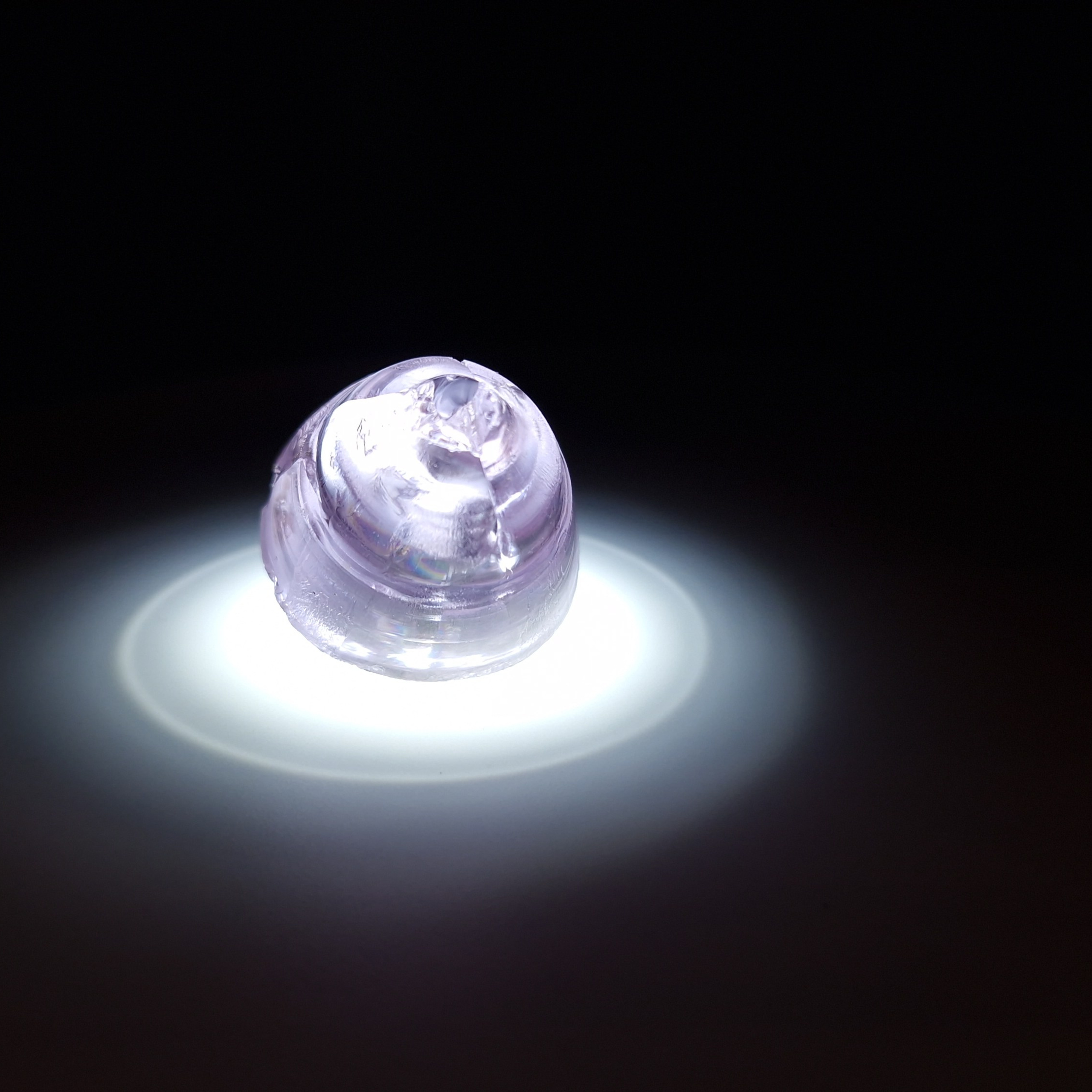 Кристалл граната фиолетовый. YAG garnet иттрий алюминиевый гранат ИАГ