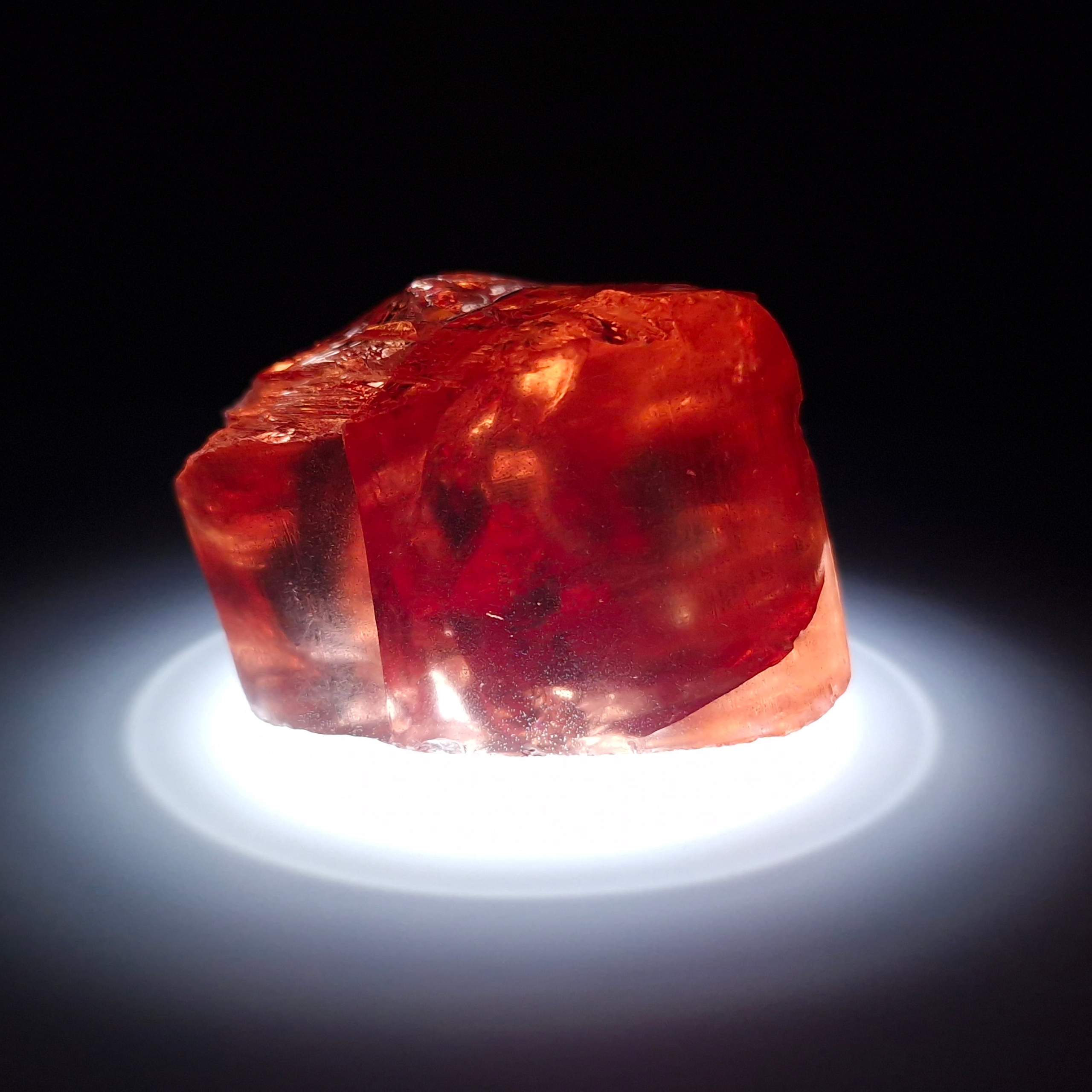 Алюмо-иттриевый гранат. YAG garnet иттрий алюминиевый гранат ИАГ