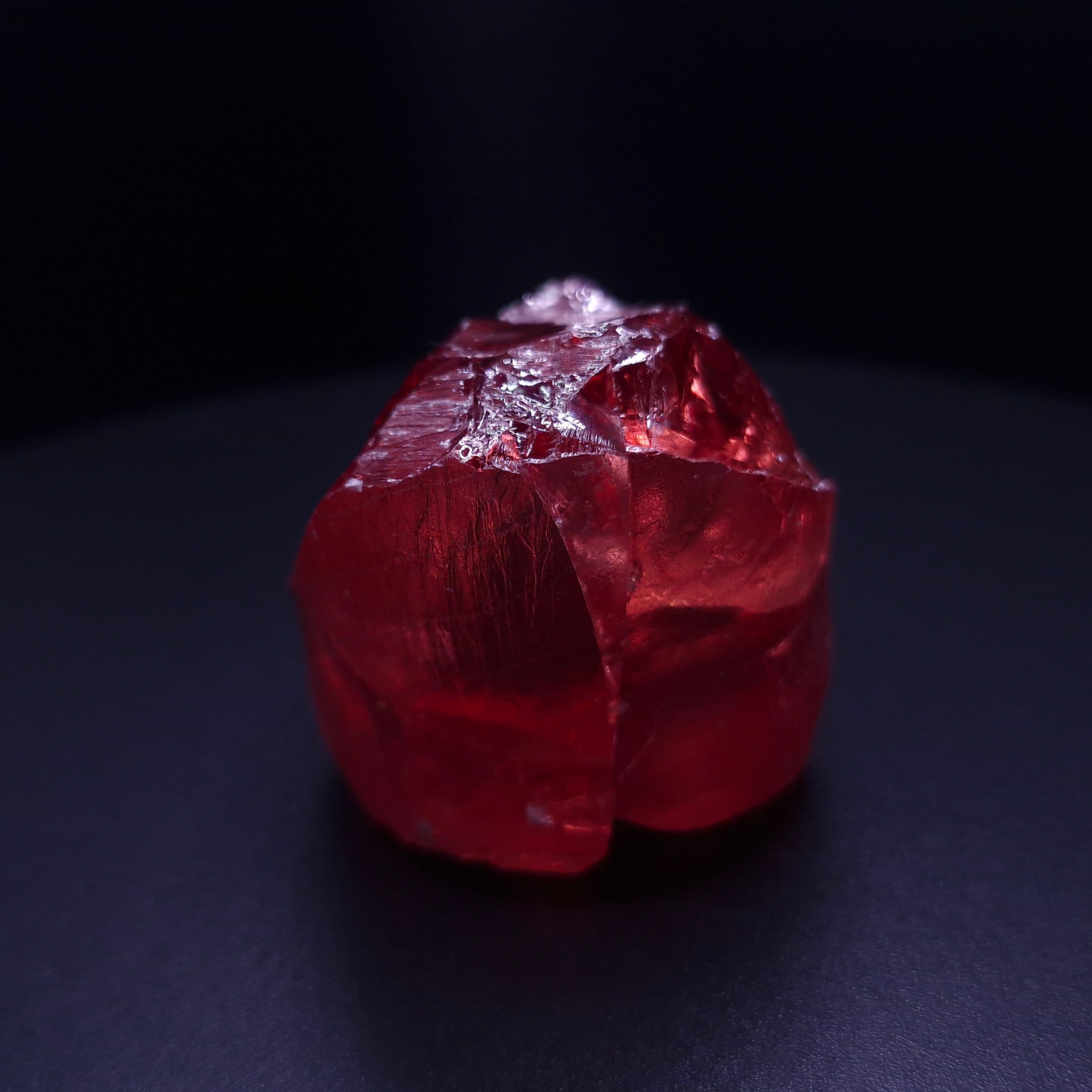 АИГ YAG красный. YAG garnet иттрий алюминиевый гранат ИАГ