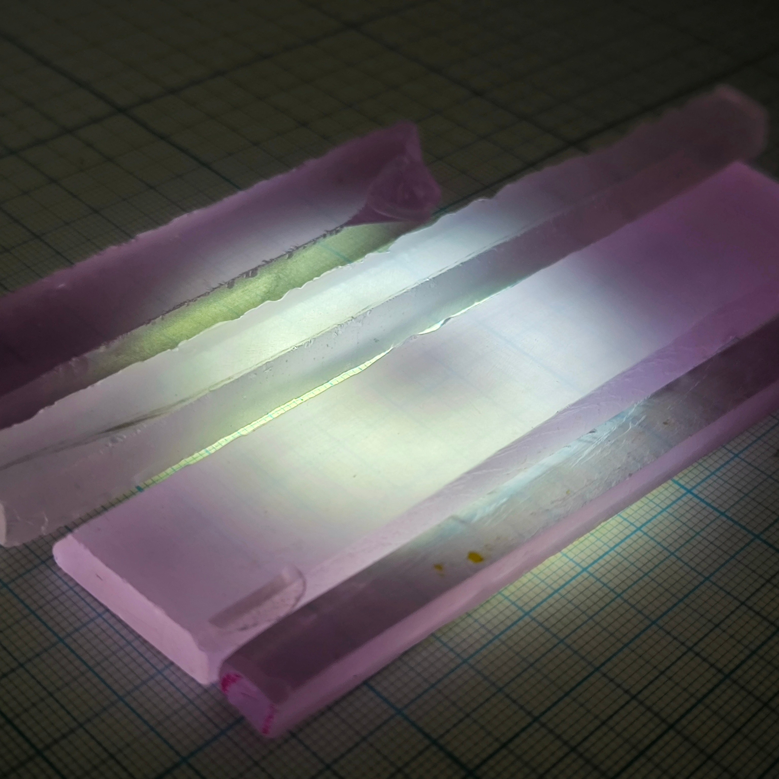 Призмы иттрий алюминиевый ИАГ гранат. YAG garnet иттрий алюминиевый гранат ИАГ