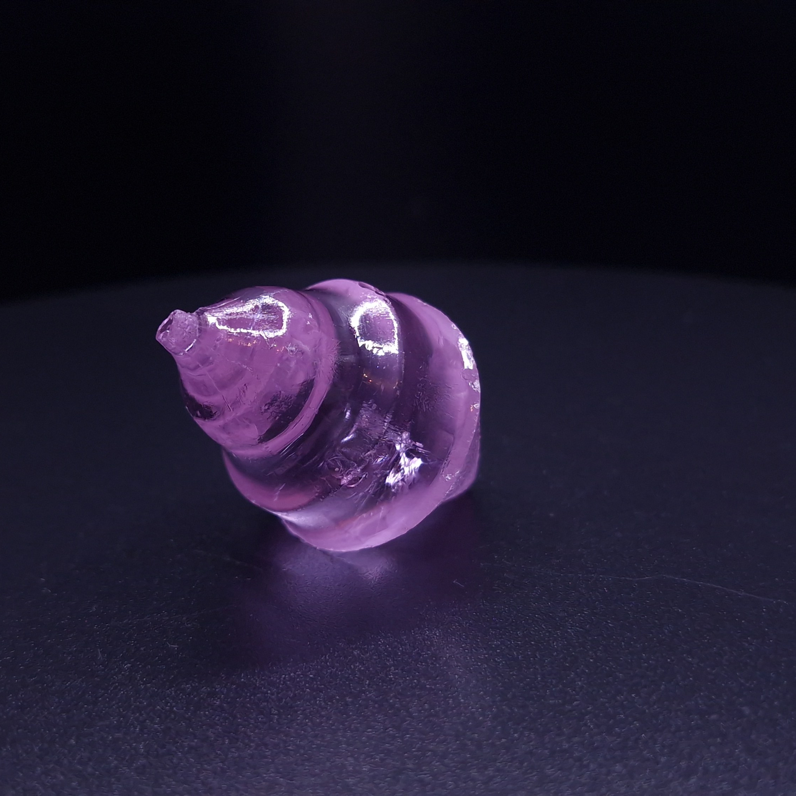 Фиолетовый камень гранат garnet purple. YAG garnet иттрий алюминиевый гранат ИАГ