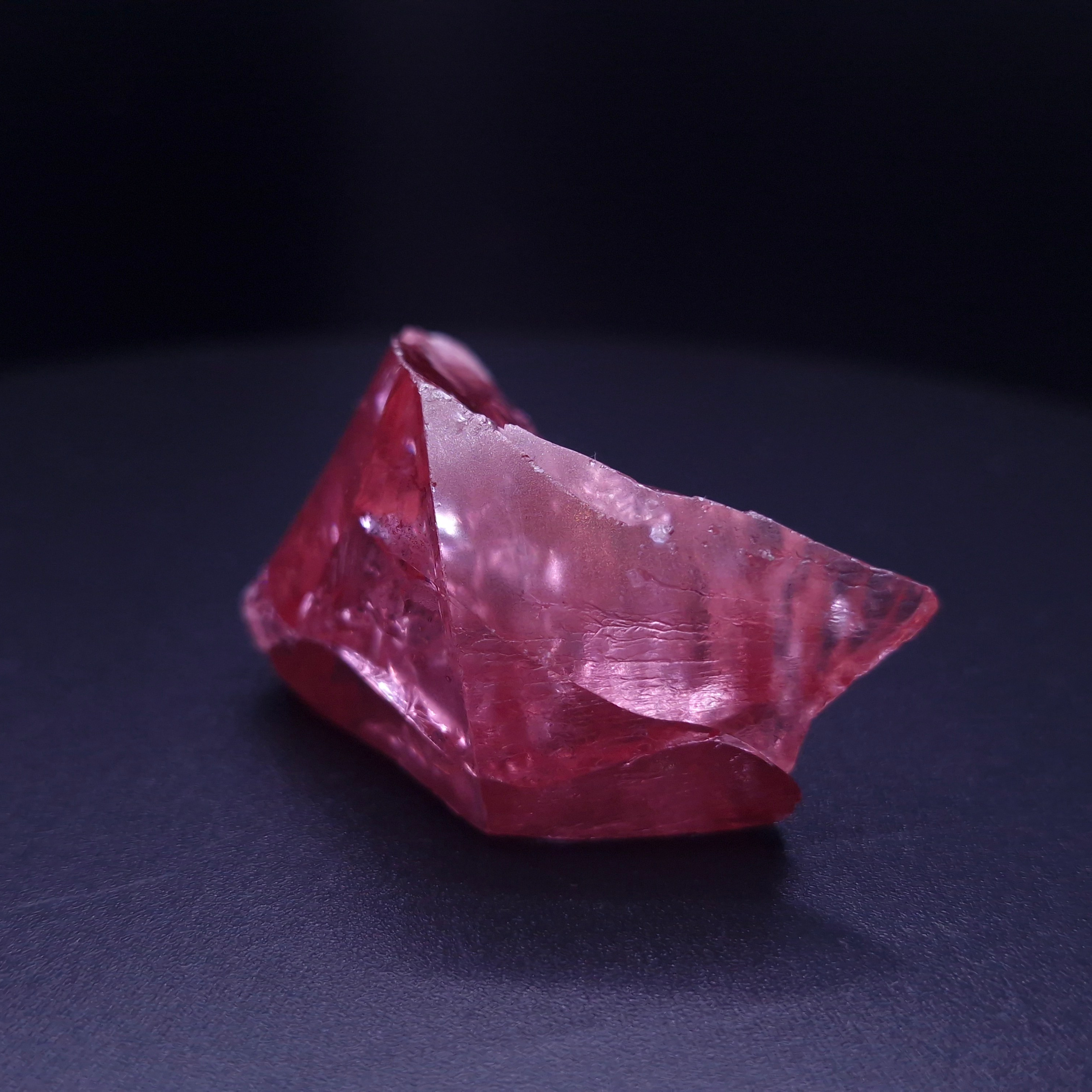 YAG Yttrium Aluminum Garnet красный. YAG garnet иттрий алюминиевый гранат ИАГ