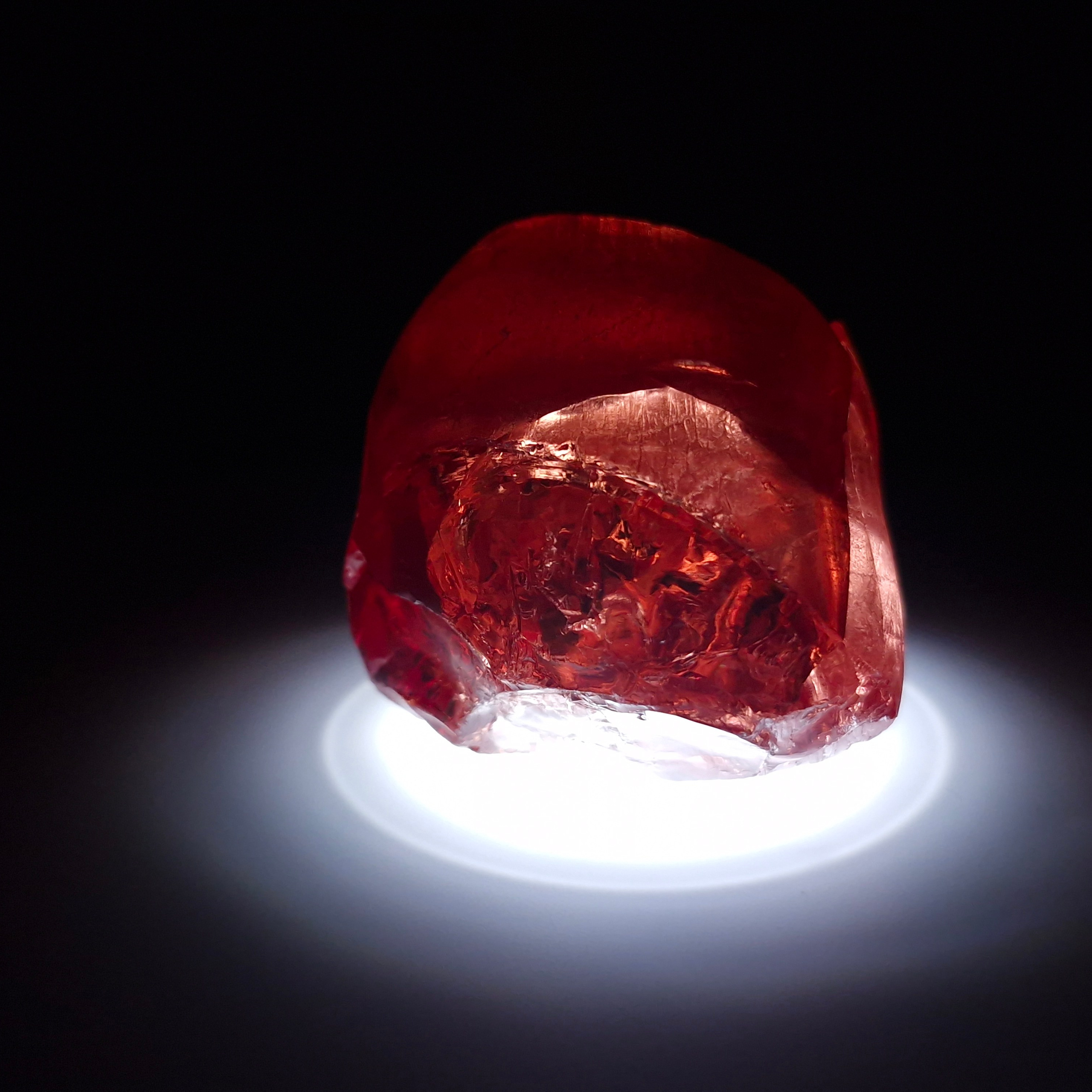 АИГ YAG красный. YAG garnet иттрий алюминиевый гранат ИАГ