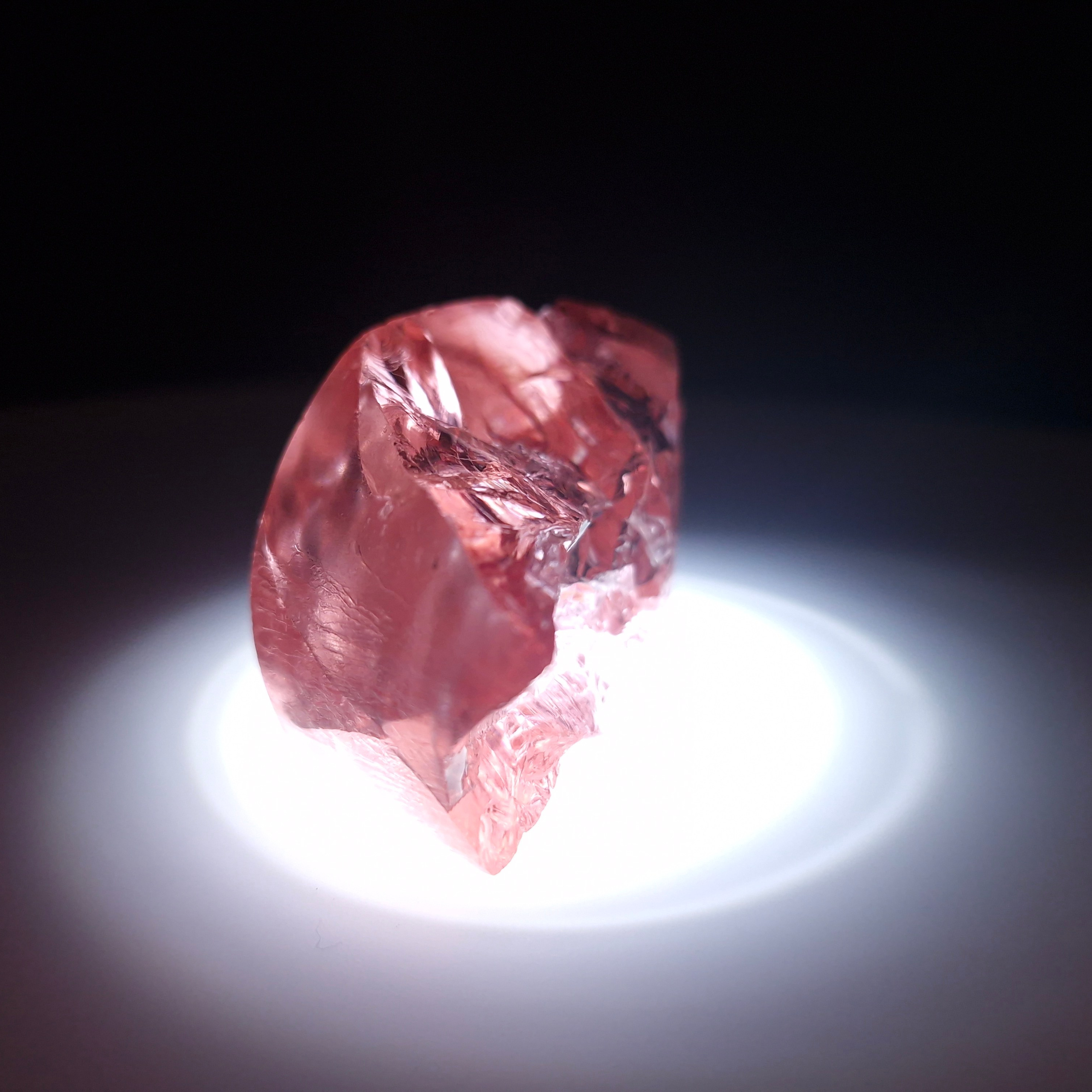 YAG Yttrium Aluminum Garnet красный. YAG garnet иттрий алюминиевый гранат ИАГ