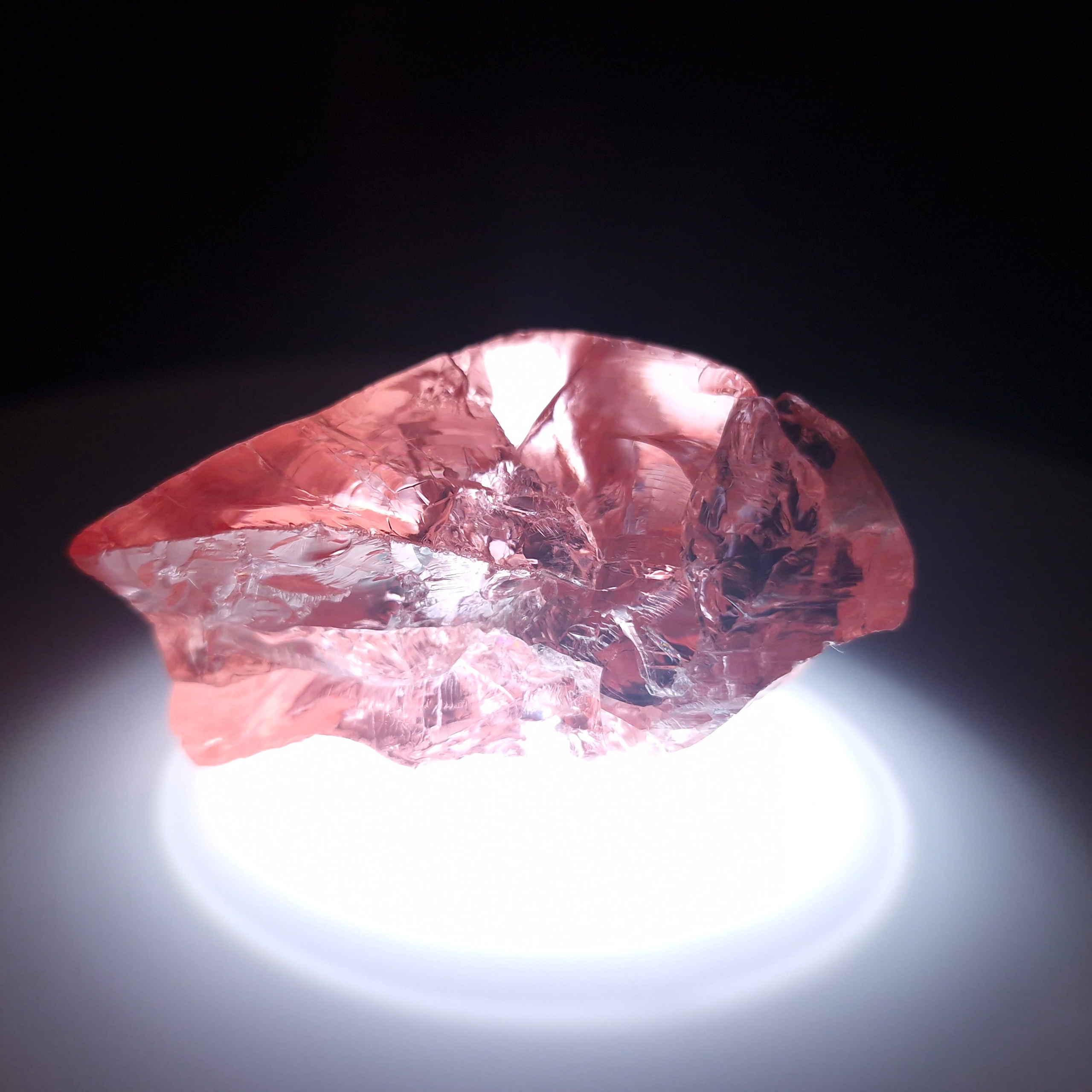 YAG Yttrium Aluminum Garnet красный. YAG garnet иттрий алюминиевый гранат ИАГ