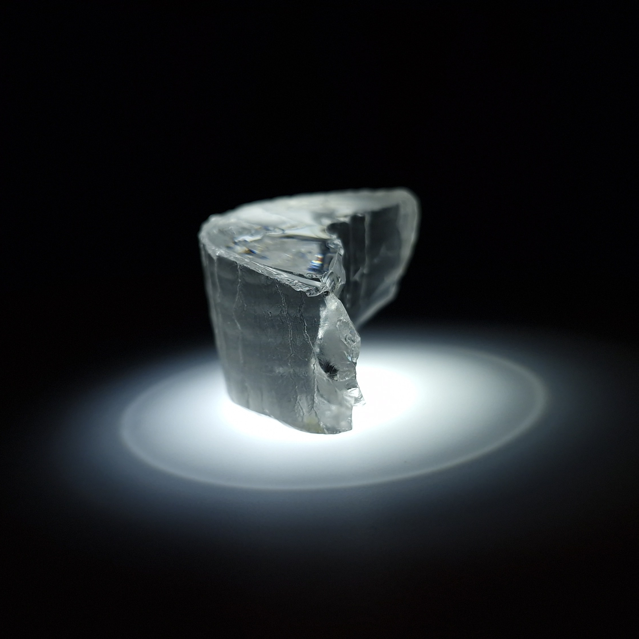 White YAG garnet 167 carats. YAG garnet иттрий алюминиевый гранат ИАГ