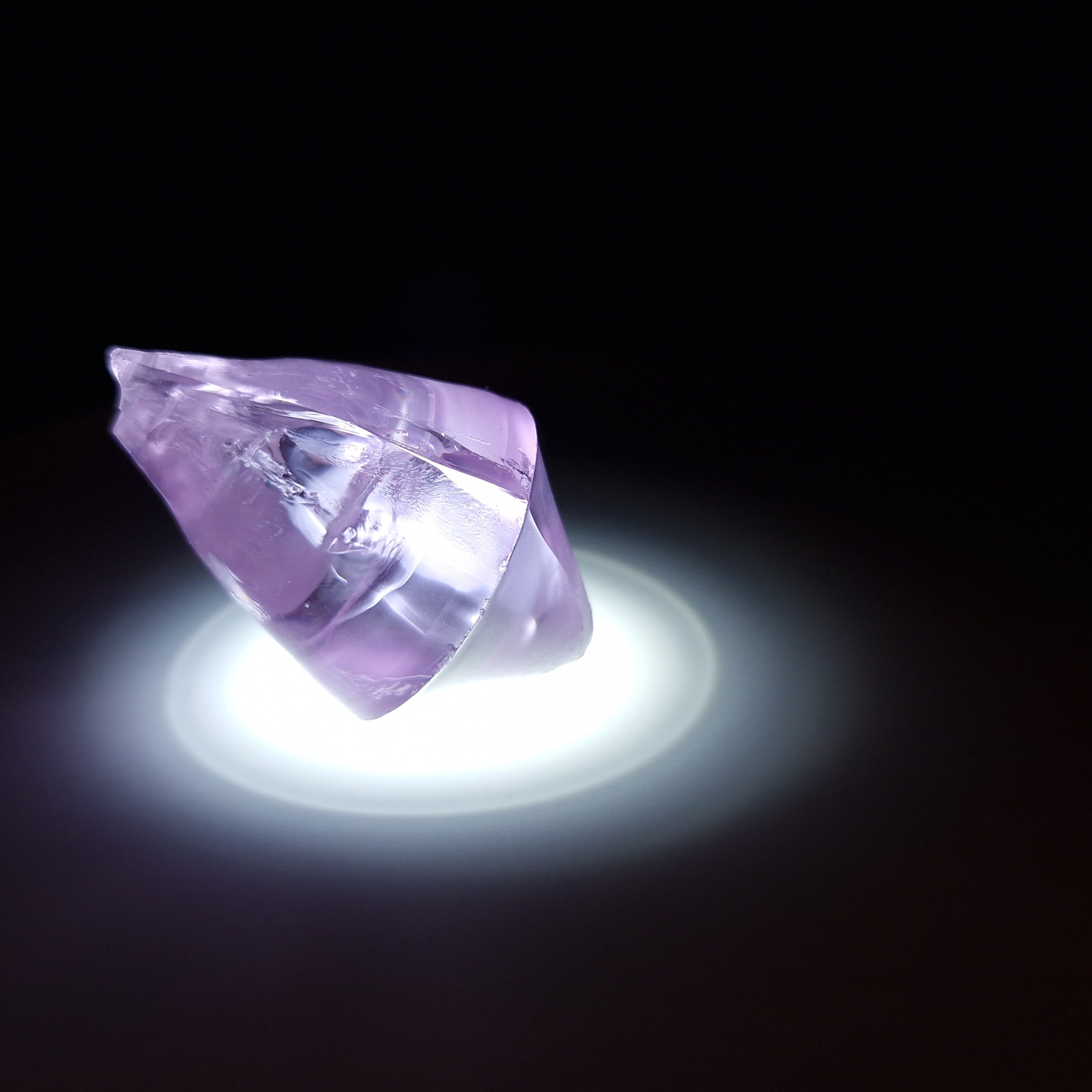 Редкий камень гранат. YAG garnet иттрий алюминиевый гранат ИАГ