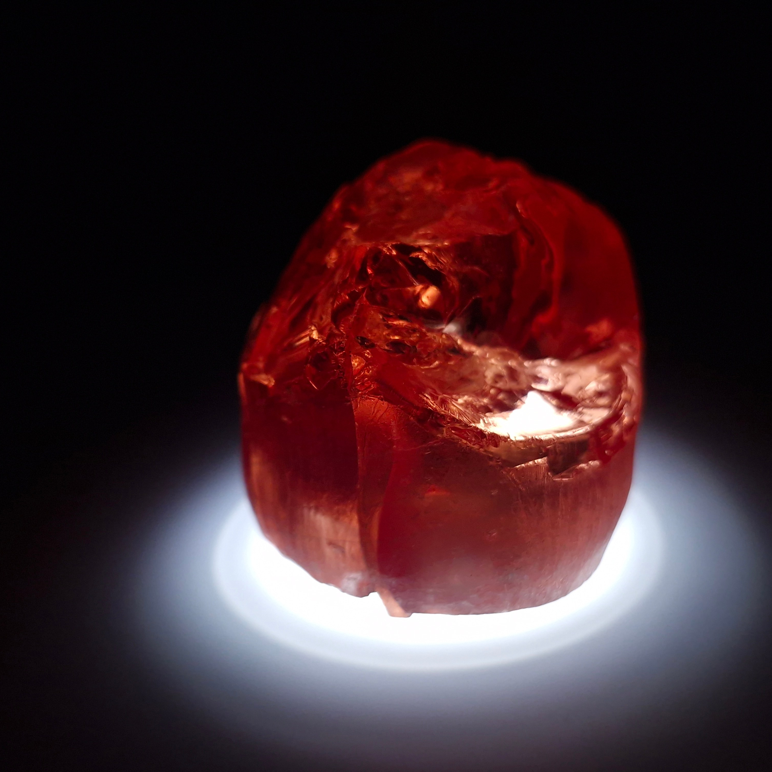 АИГ YAG красный. YAG garnet иттрий алюминиевый гранат ИАГ