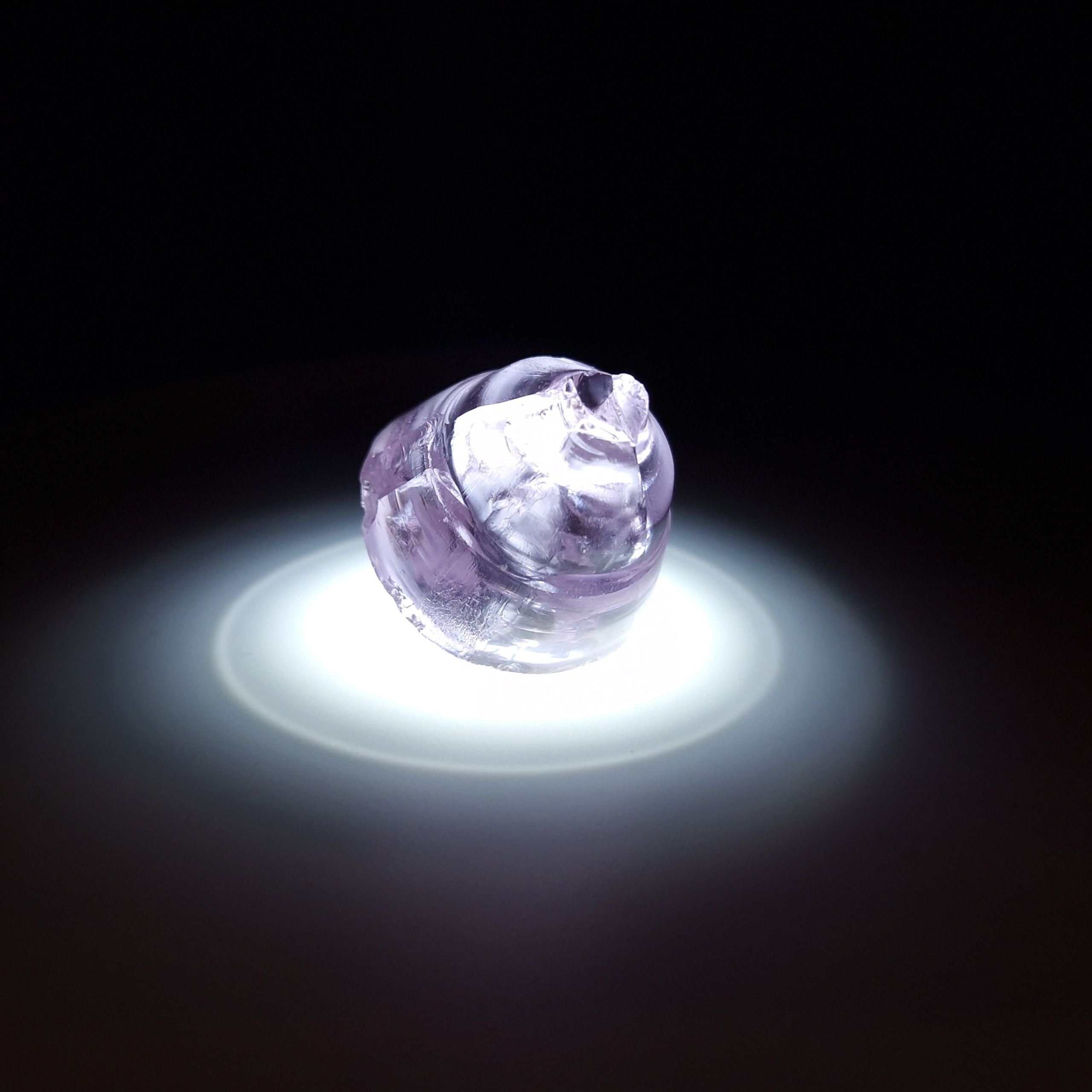 Кристалл граната фиолетовый. YAG garnet иттрий алюминиевый гранат ИАГ